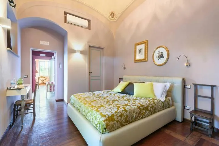 Bed in Relais Montemaggiore