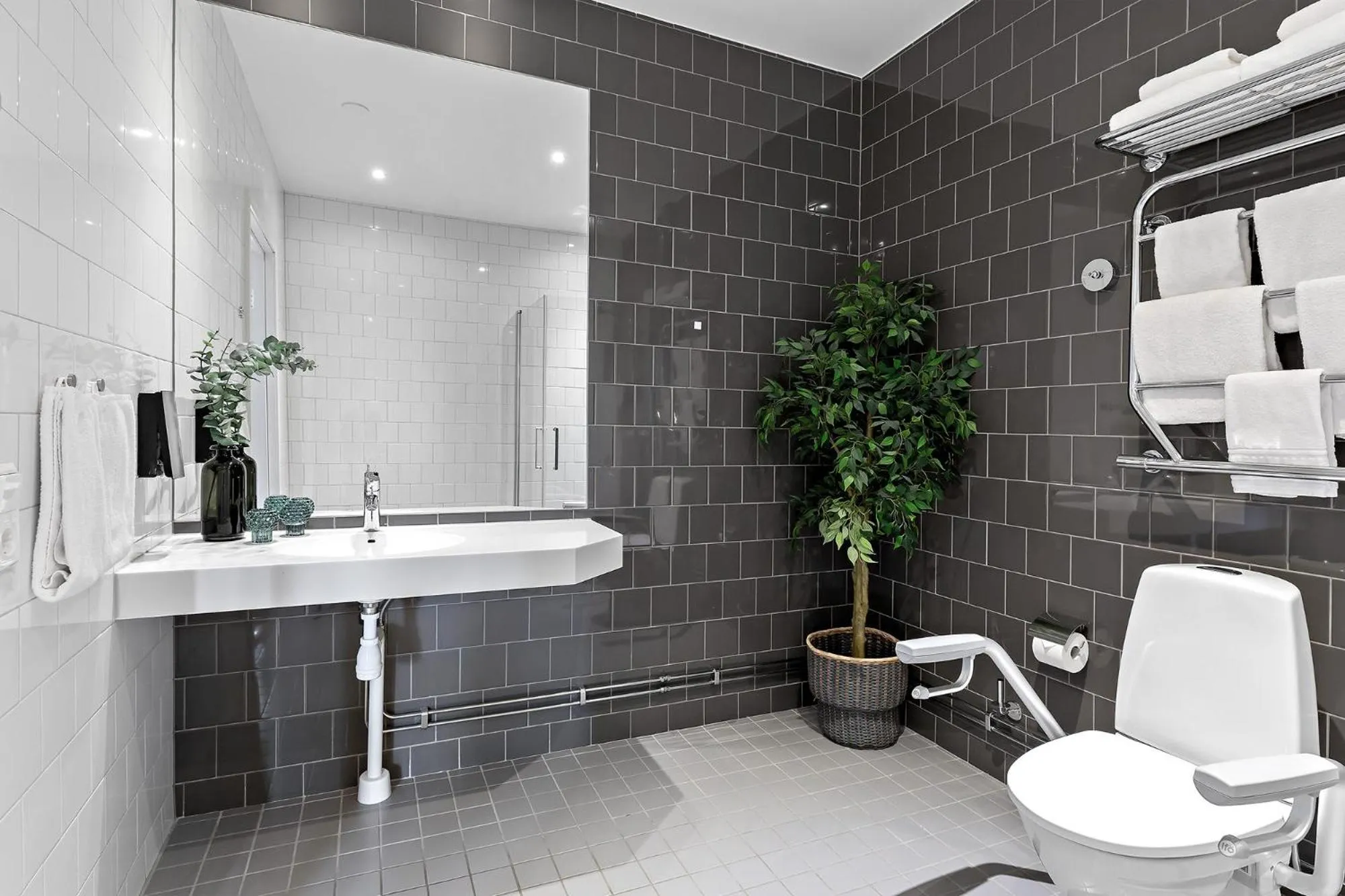 Bathroom in Forenom Hotels & Apartments Kista