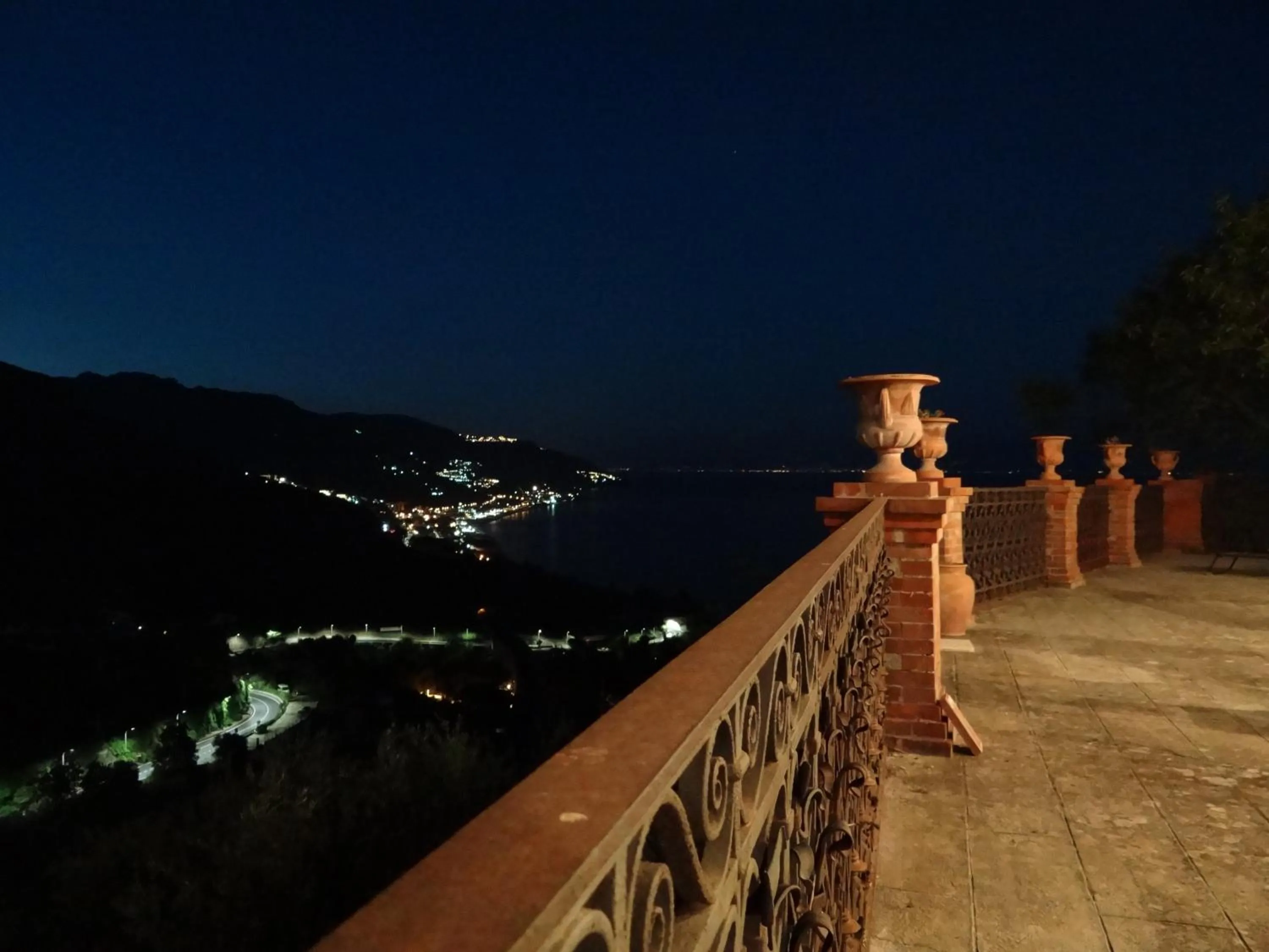 Night in La cage aux folles B&B