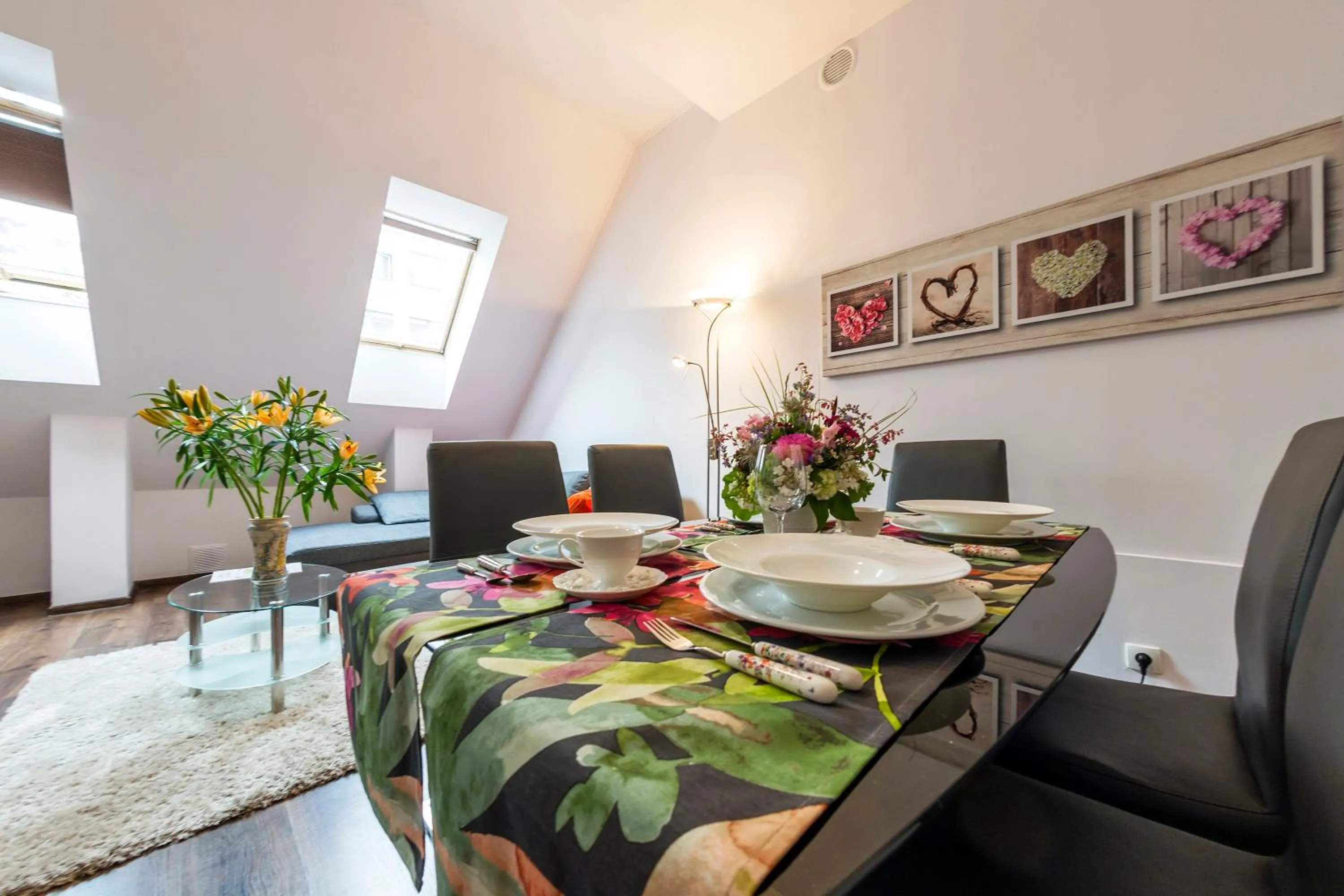 Dining area in Galeria Italiana Apartments