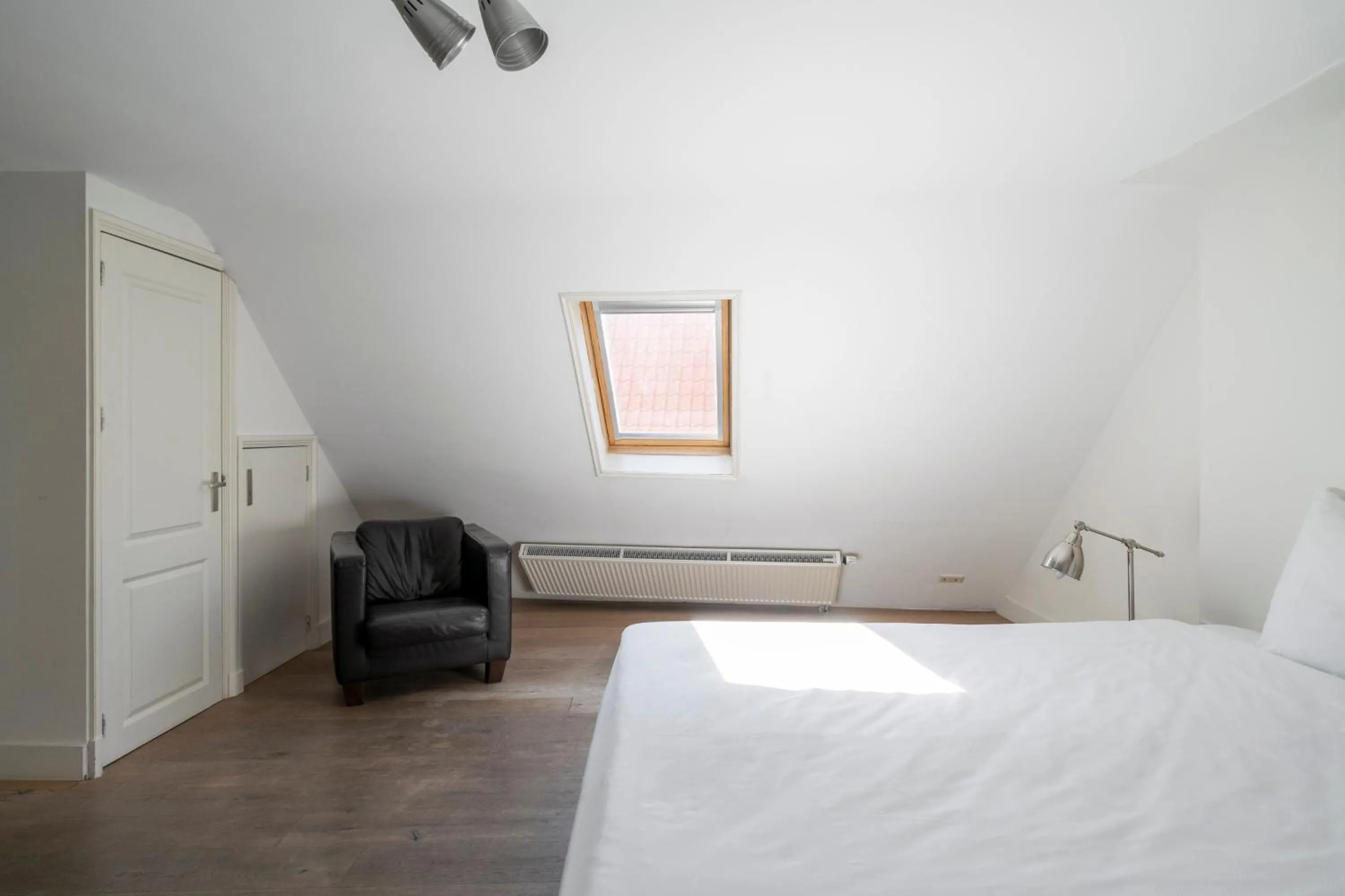 wardrobe, Bed in Amsterdam Centre Harbour Apartments