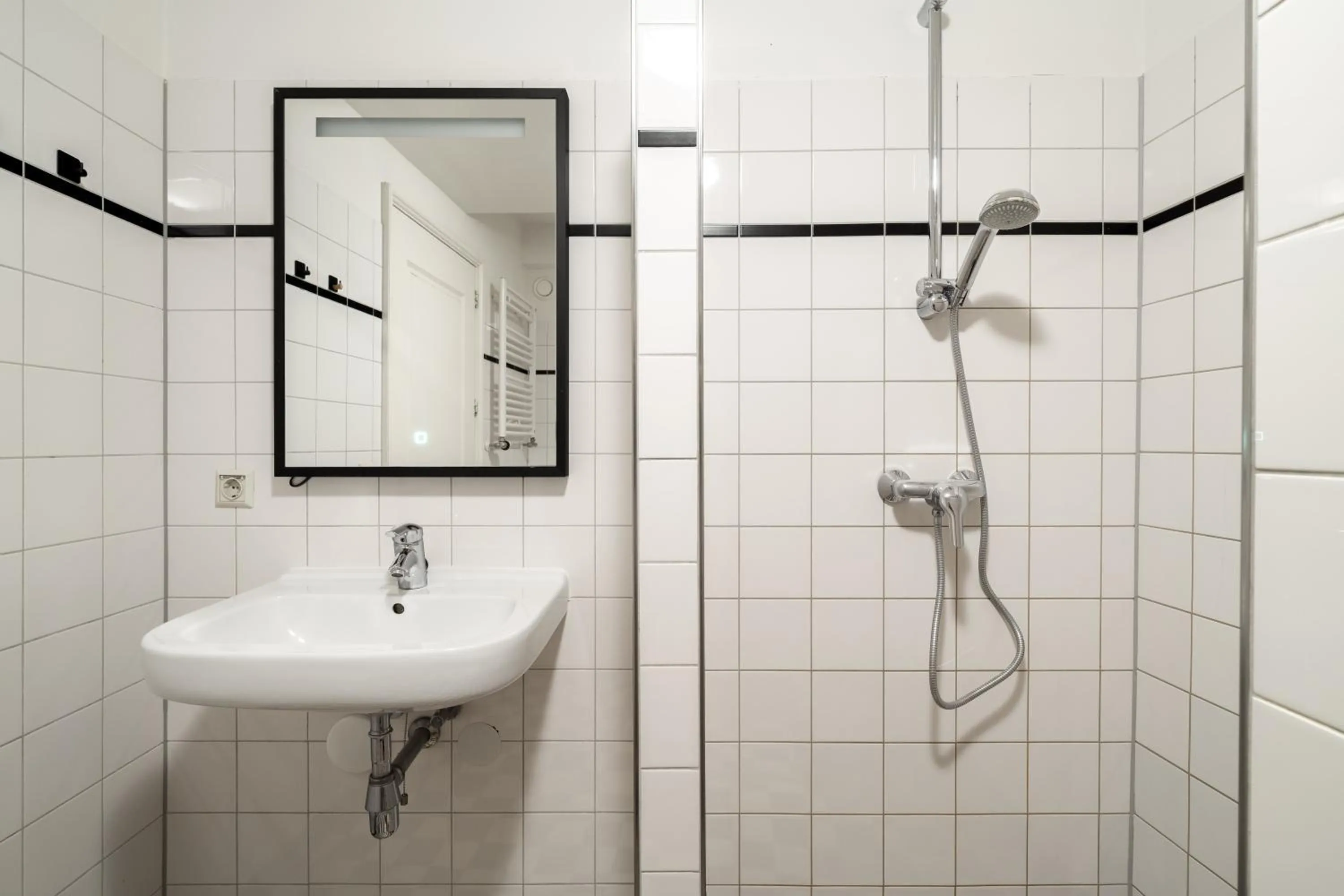 Shower in Amsterdam Centre Harbour Apartments