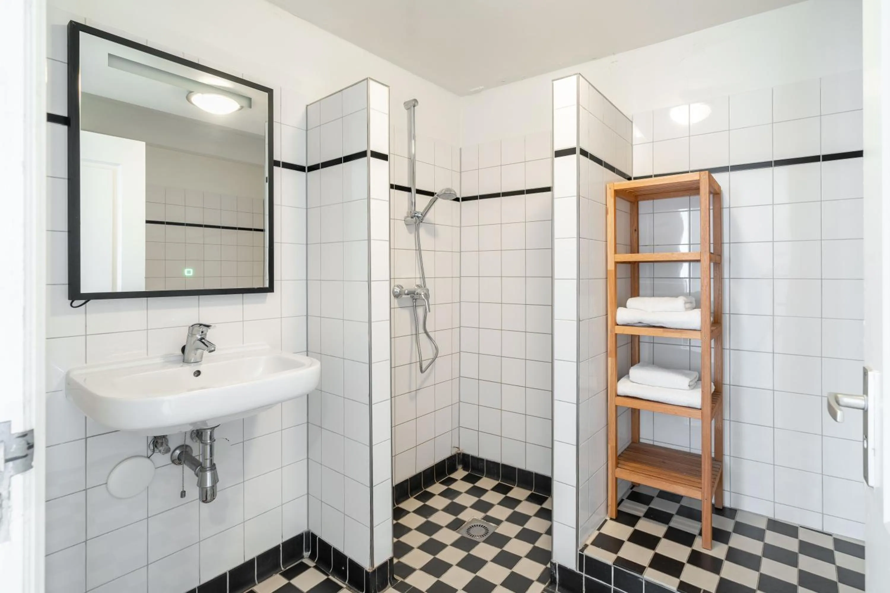 Shower in Amsterdam Centre Harbour Apartments