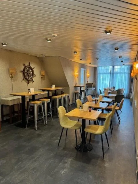 Breakfast in Hotel Mayflower