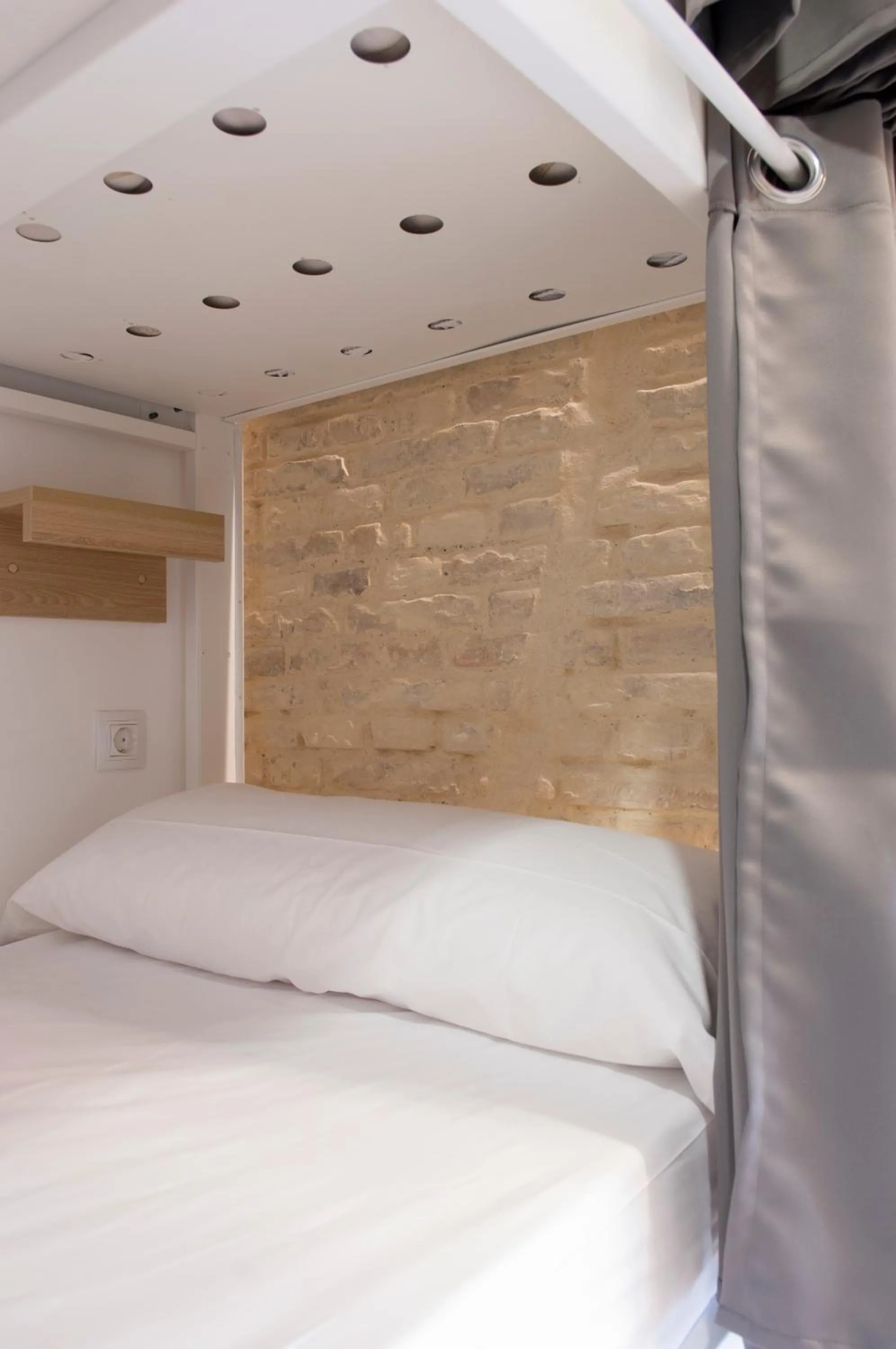 bunk bed, Bed in UP Hostel Valencia