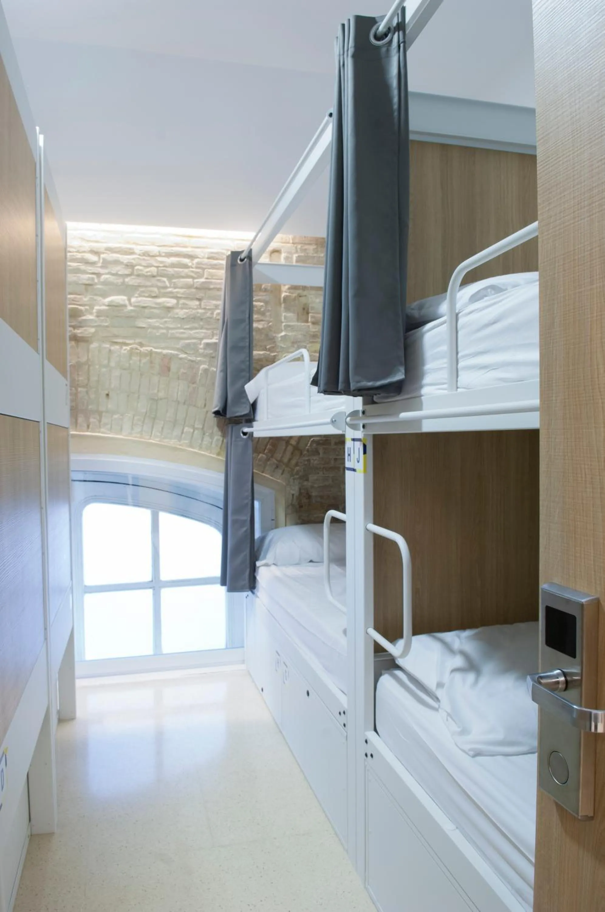 Day, Bed in UP Hostel Valencia