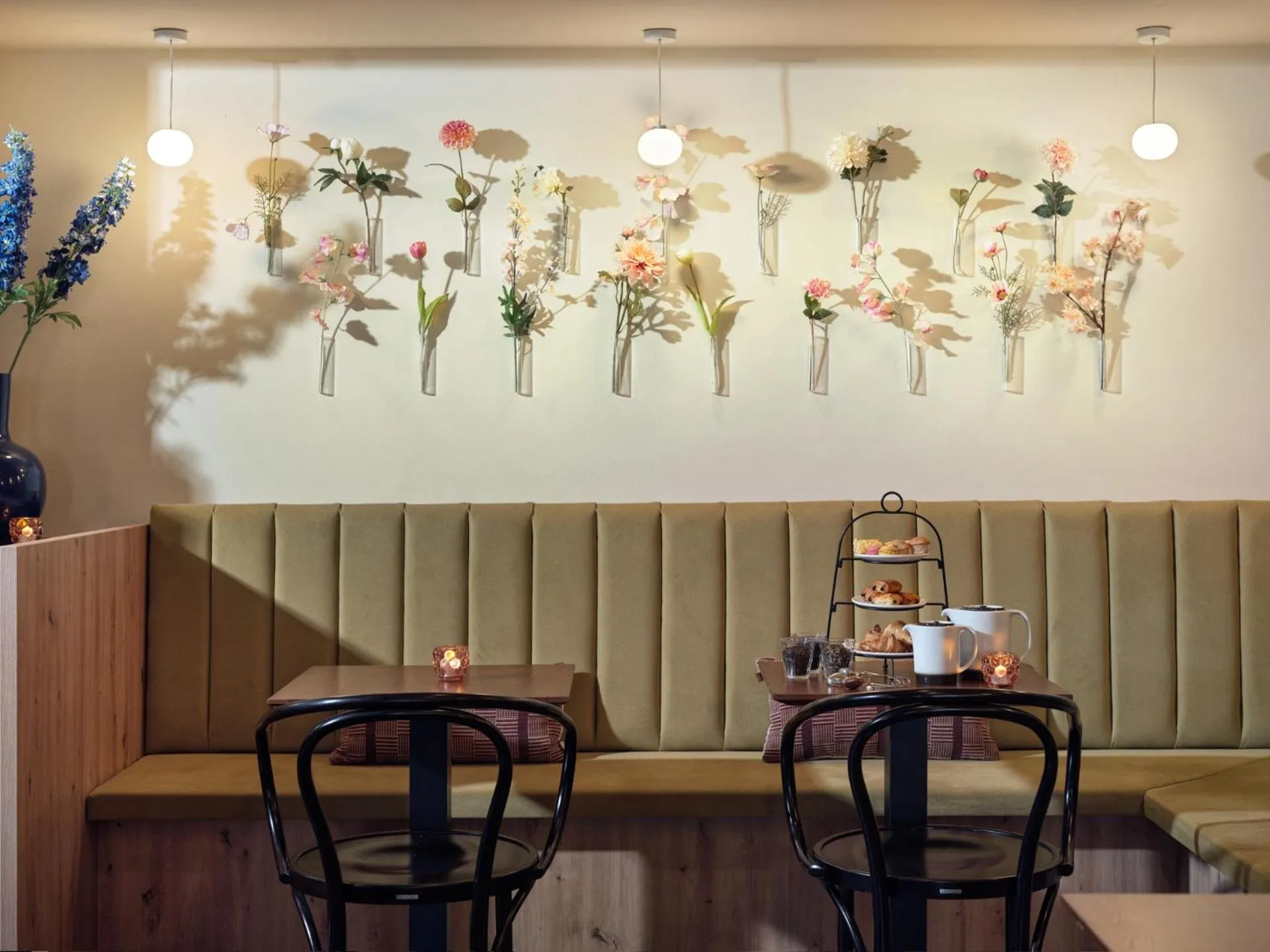 Lobby or reception in Townhouse Maastricht & Spa