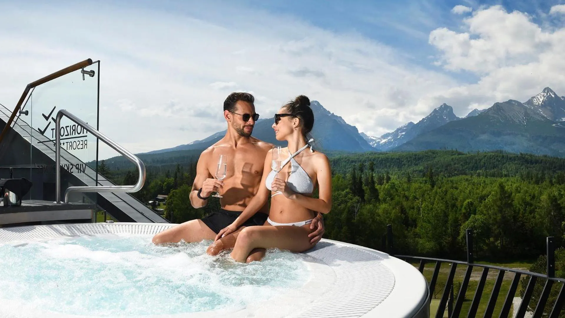 Swimming pool in Horizont Resort