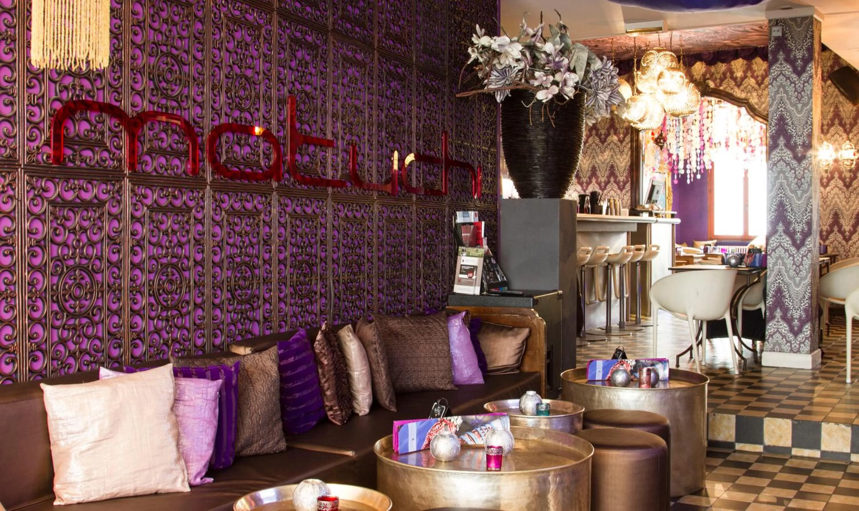 Restaurant/places to eat in Hotel Matuchi