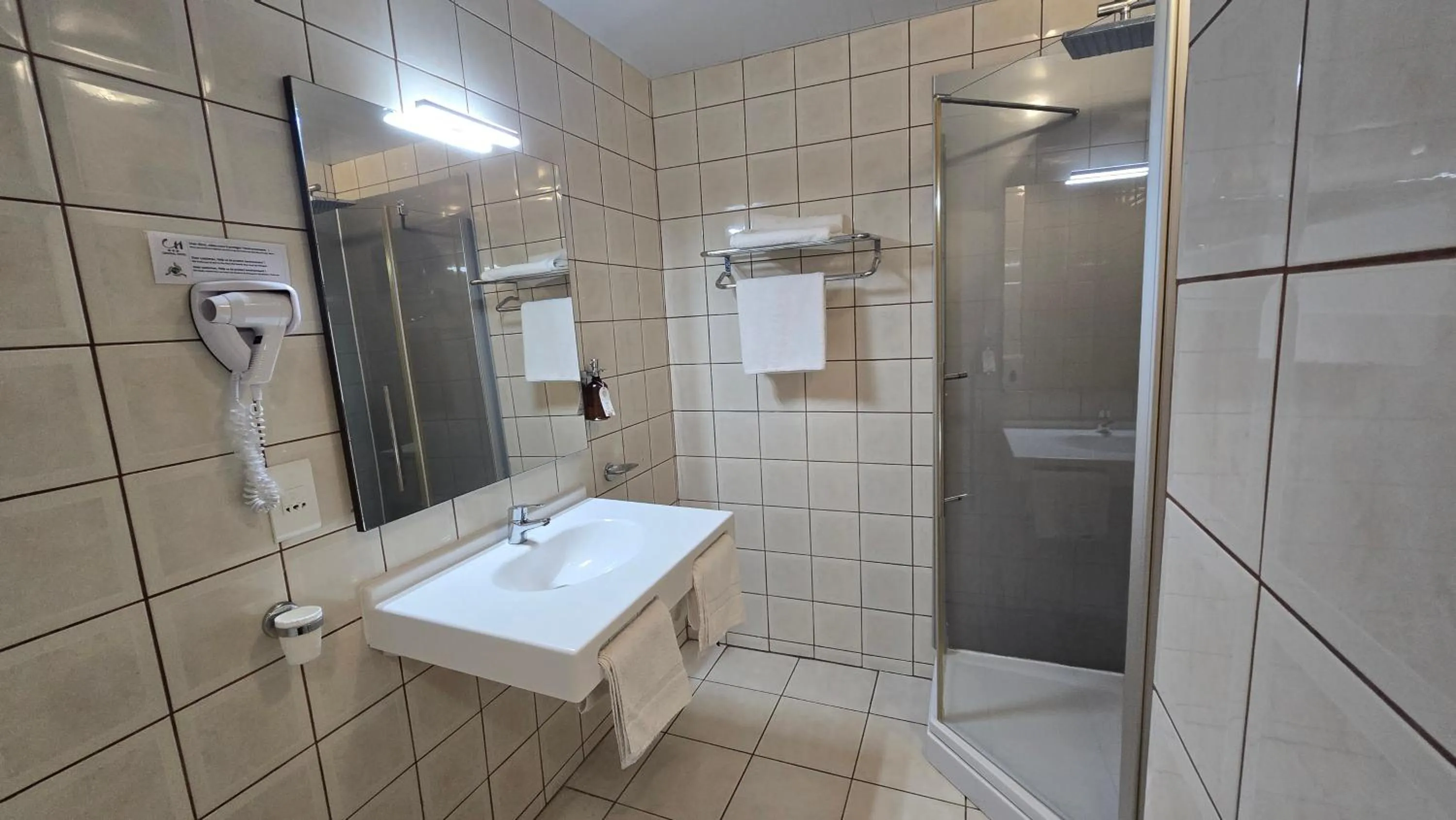 Shower in Central Hotel Cayenne