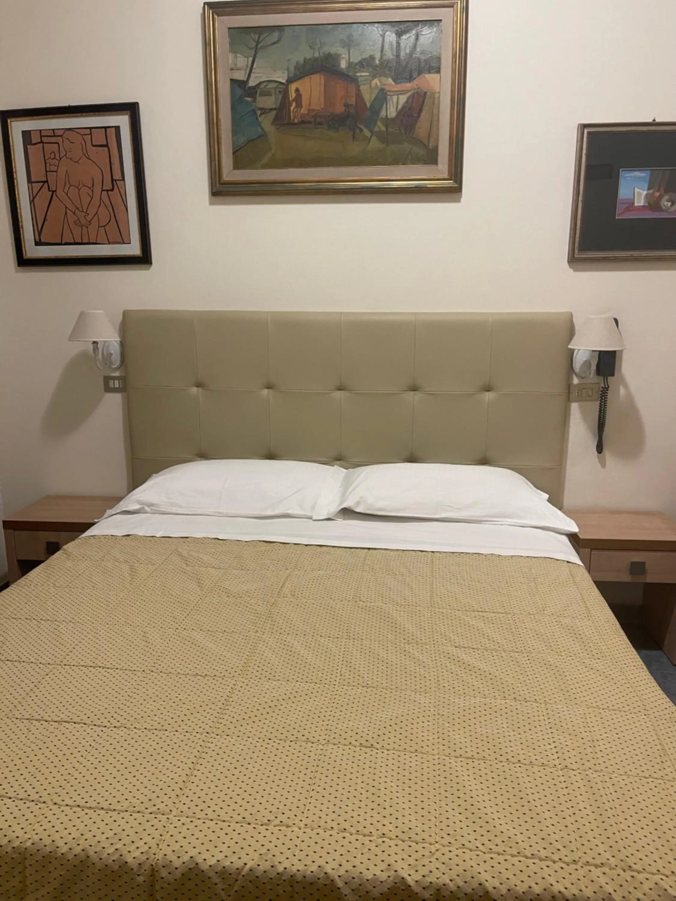 Bed in Hotel Ariella