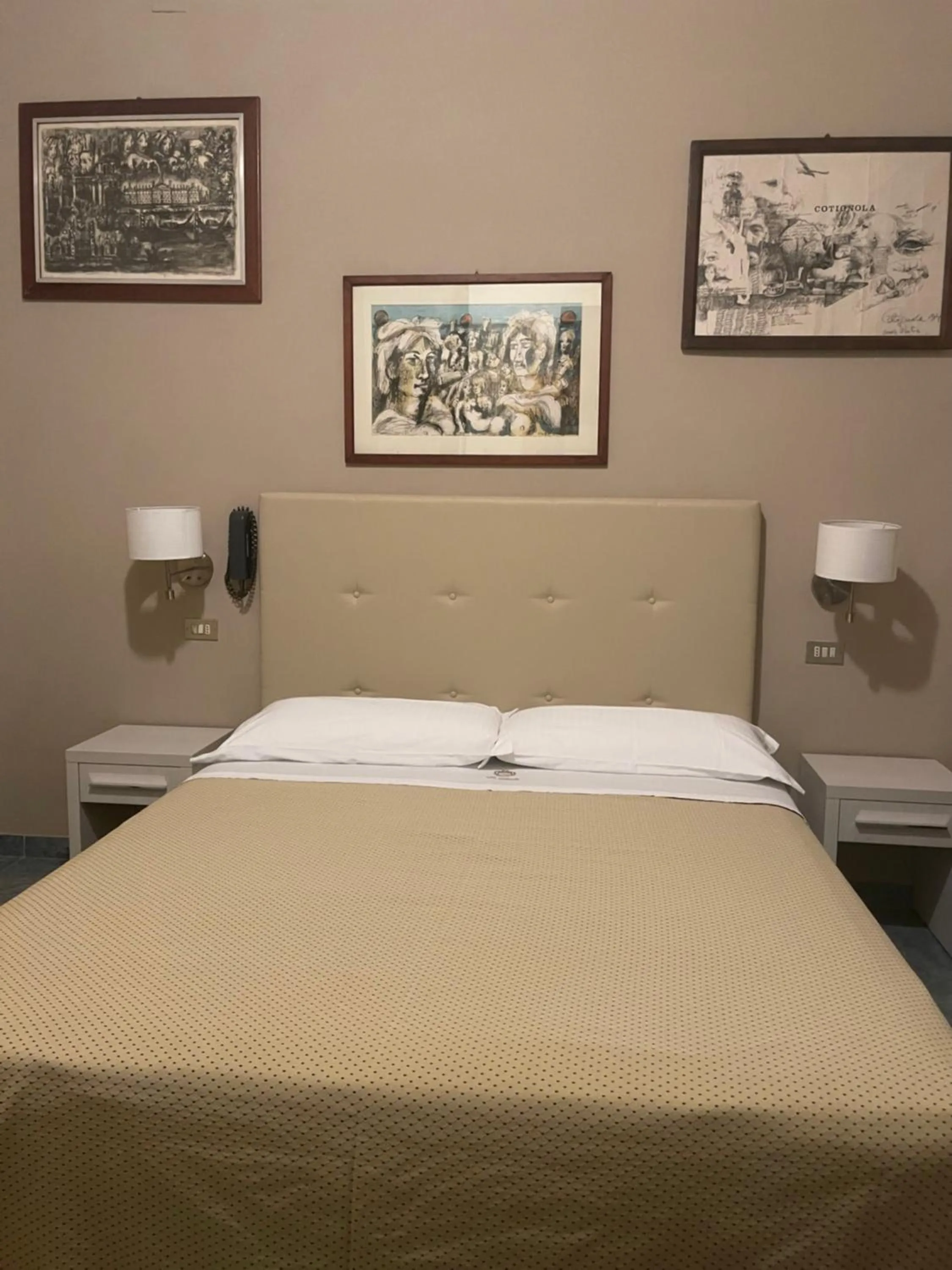 Bed in Hotel Ariella