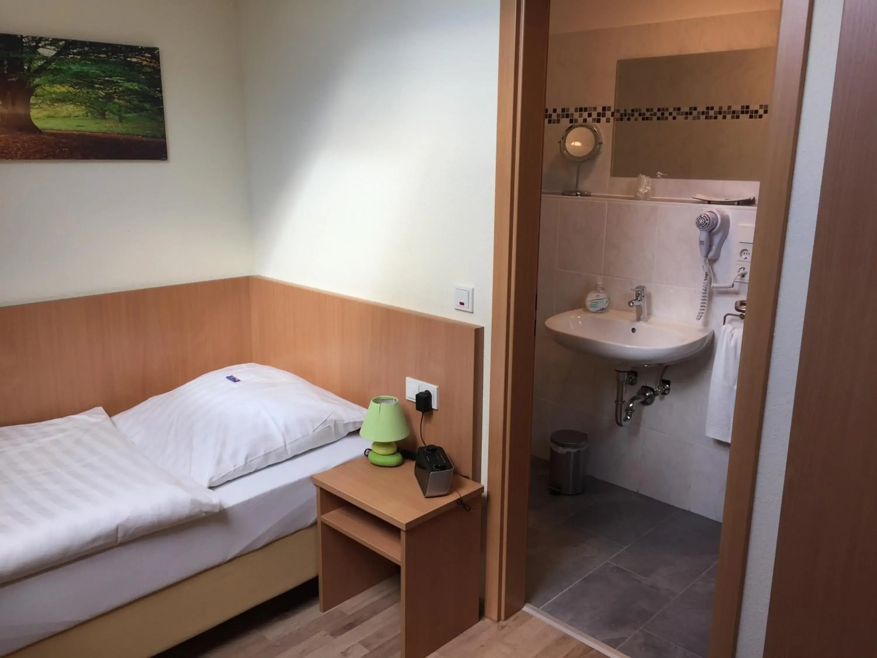 Small Single Room - single occupancy in Pension im Wirtshaus Himberg Small Single Room - single occupancy in Pension im Wirtshaus Himberg