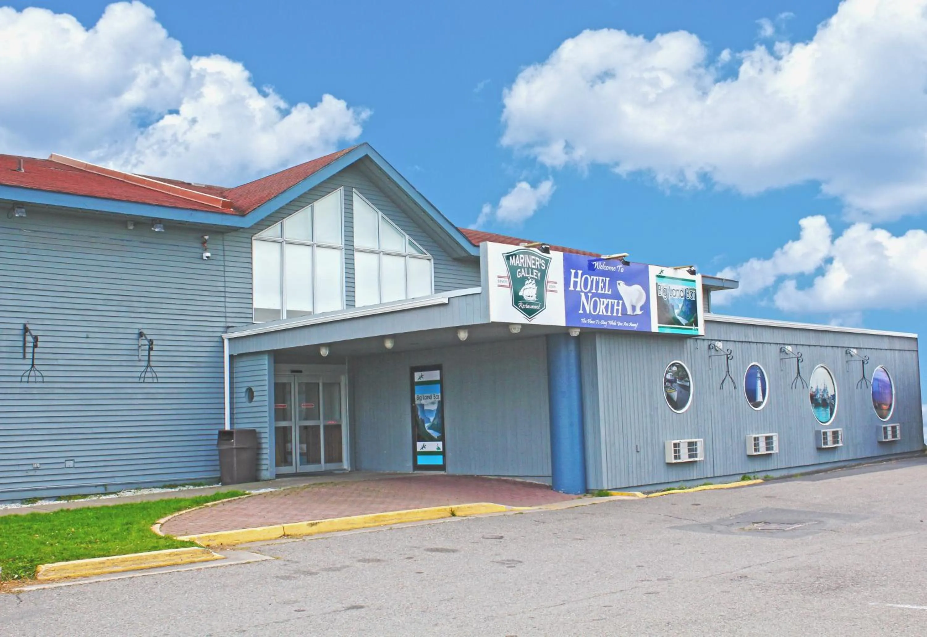 Facade/entrance in Hotel North