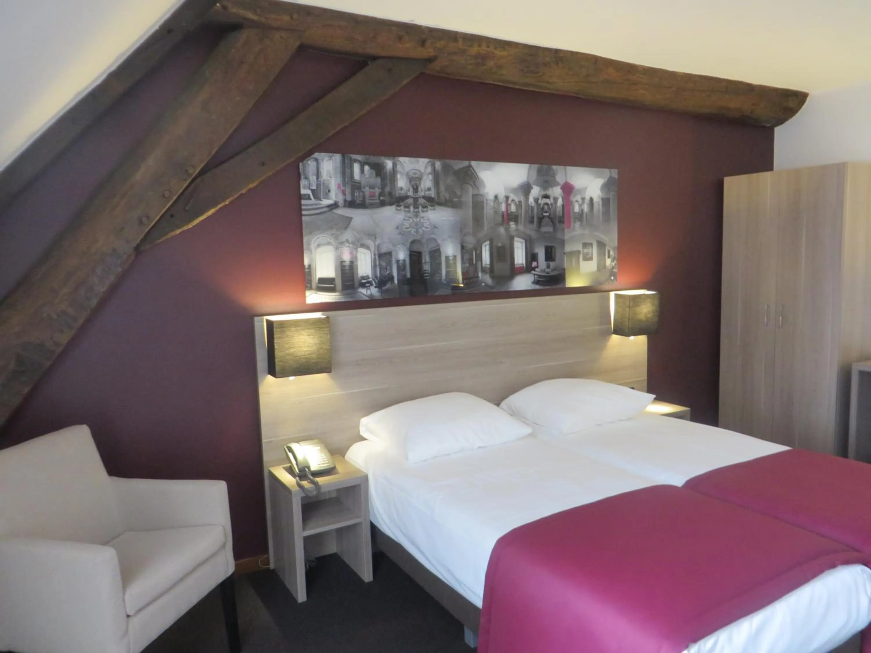 Photo of the whole room, Bed in Abdij Hotel Rolduc