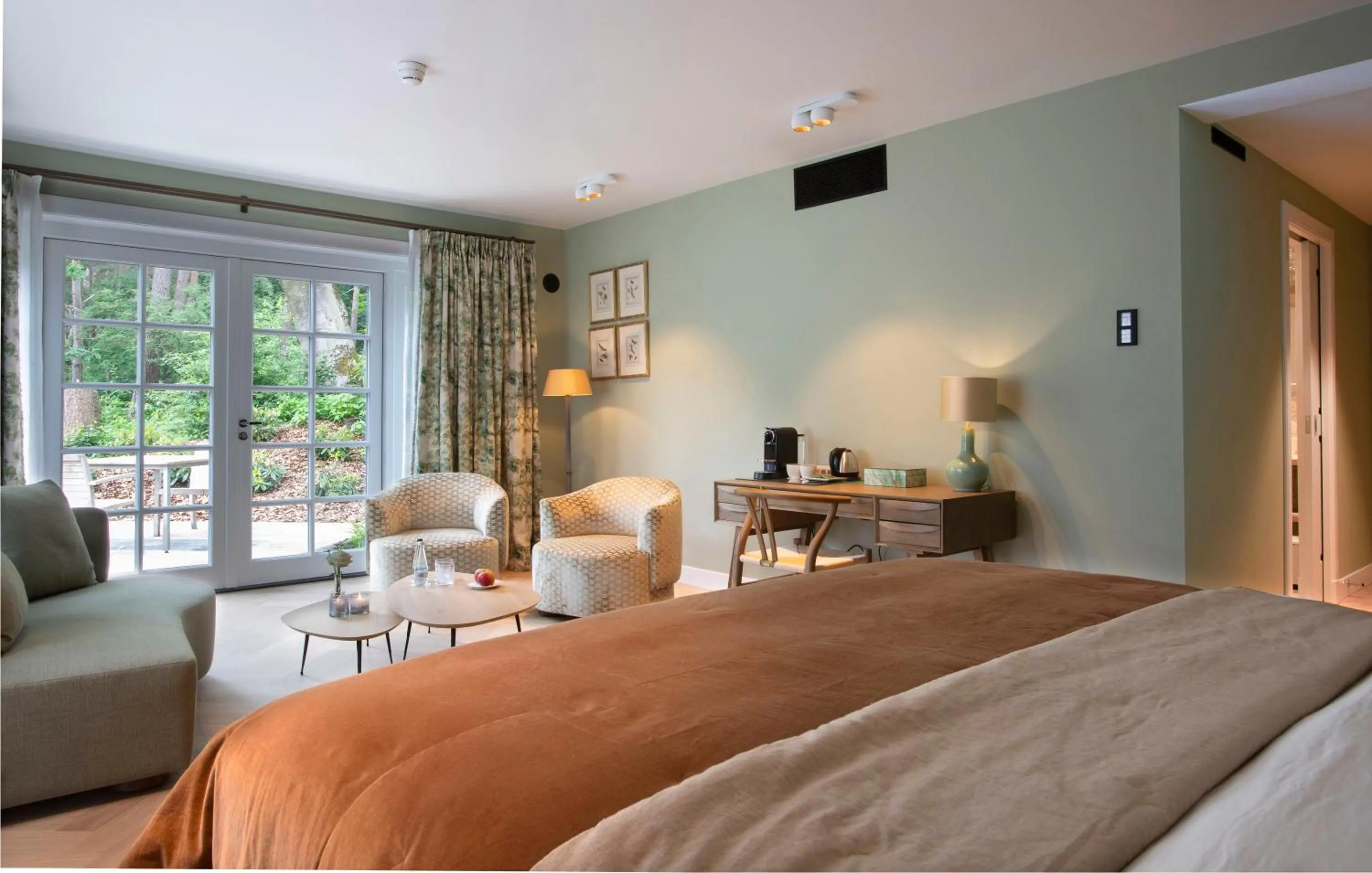 Photo of the whole room, Bed in Relais & Chateaux Hotel Landgoed Het Roode Koper