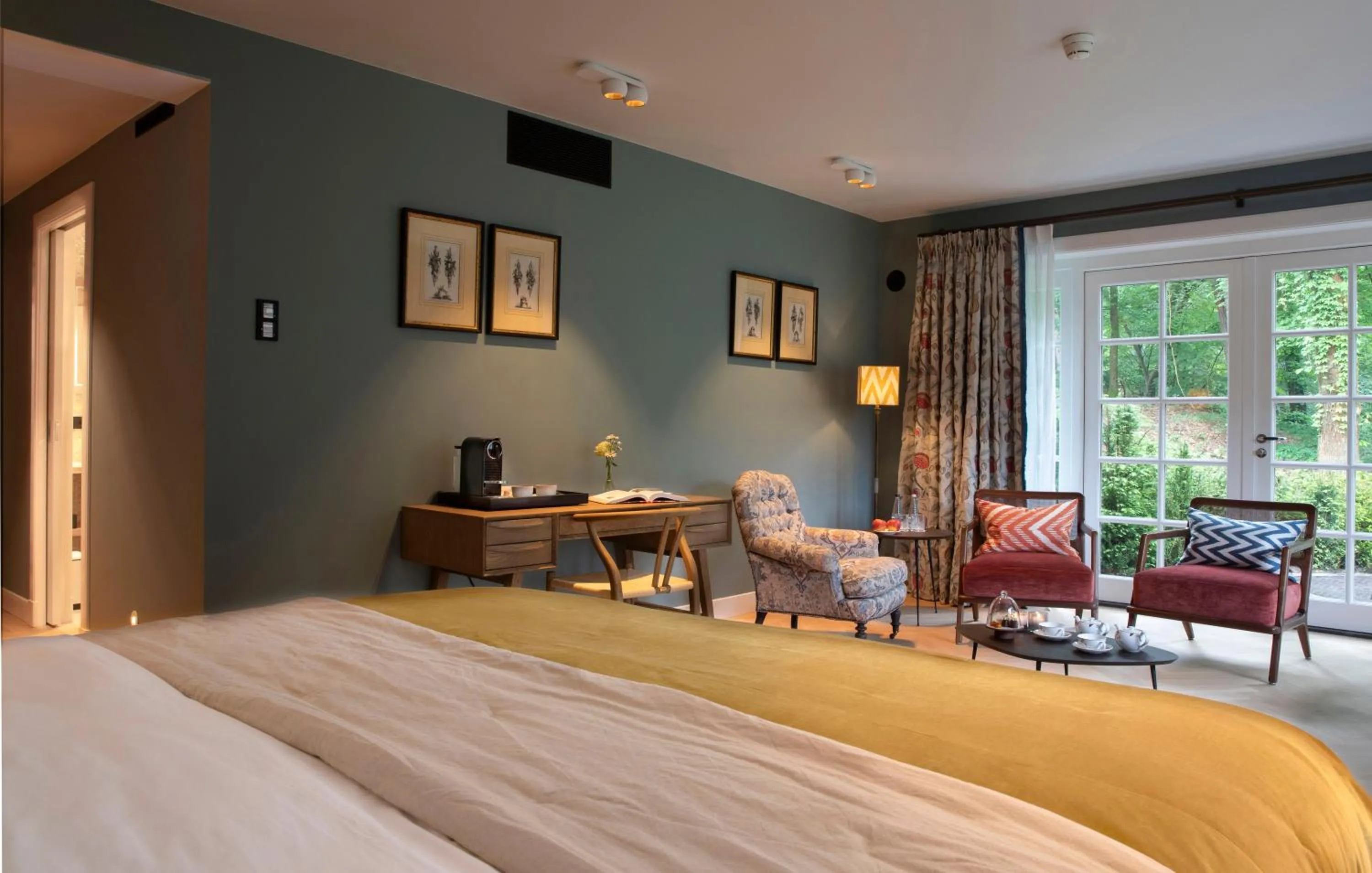 Photo of the whole room, Bed in Relais & Chateaux Hotel Landgoed Het Roode Koper