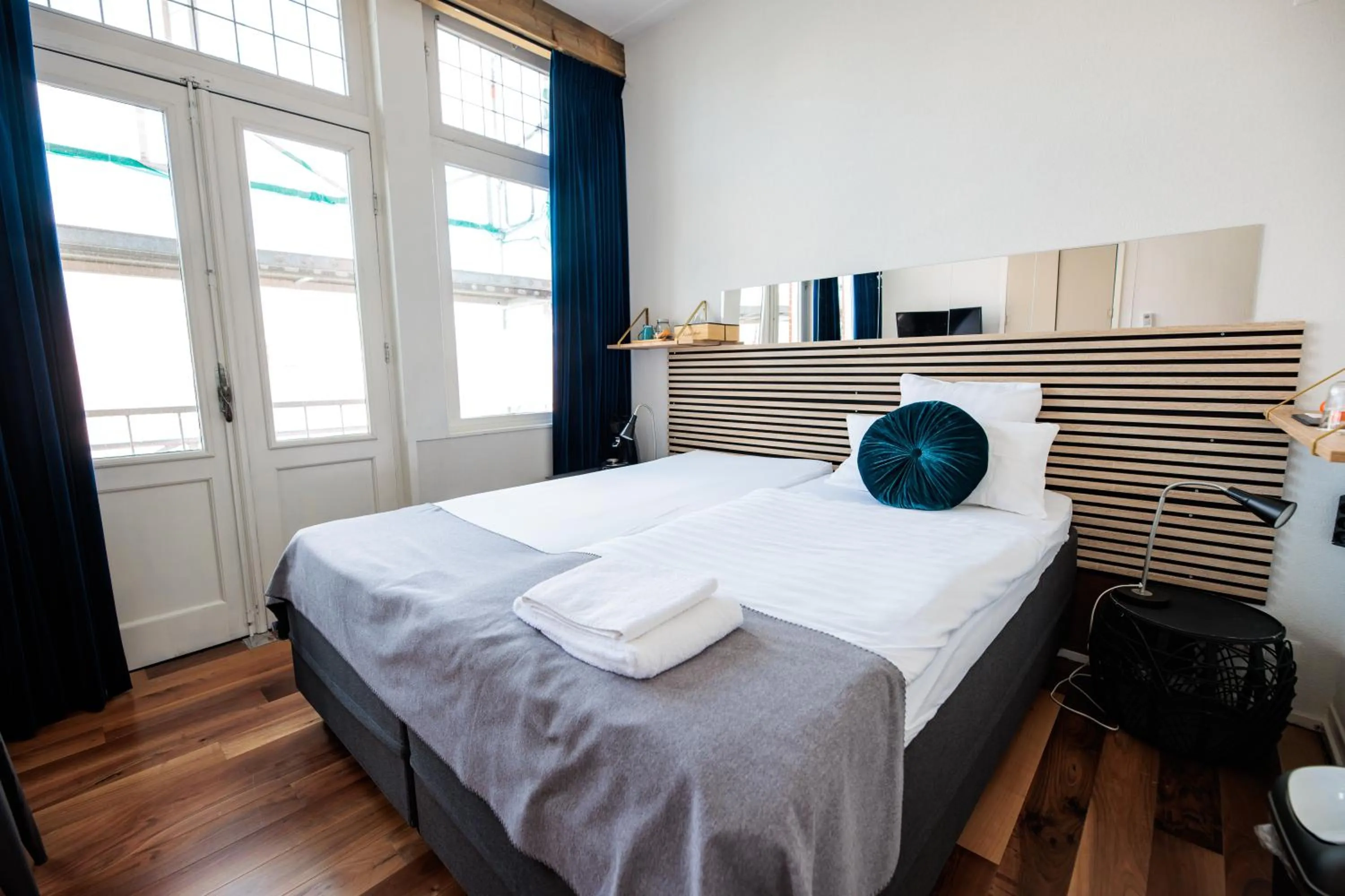 Bedroom, Bed in Hotel Auberge Nassau