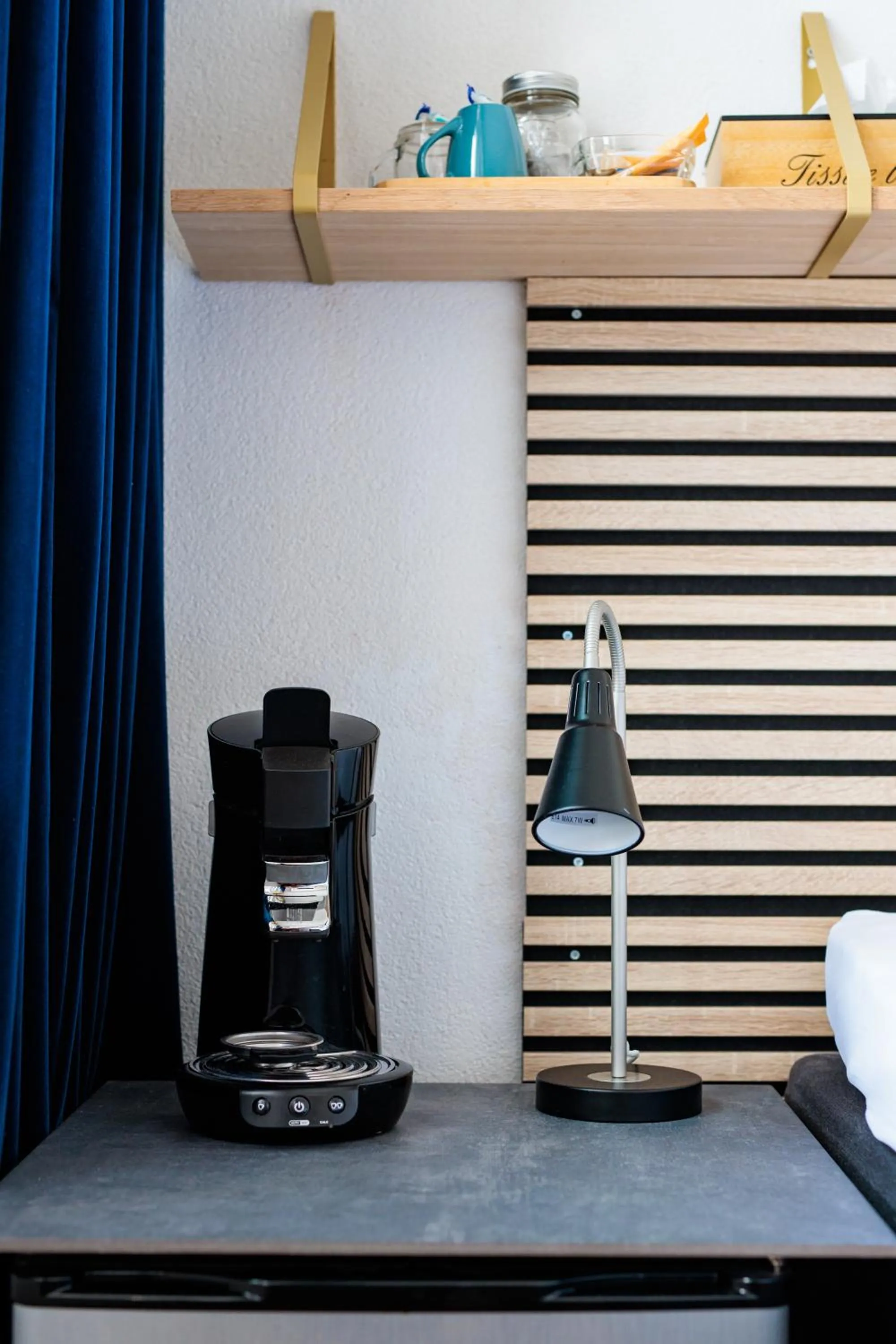 Coffee/tea facilities in Hotel Auberge Nassau