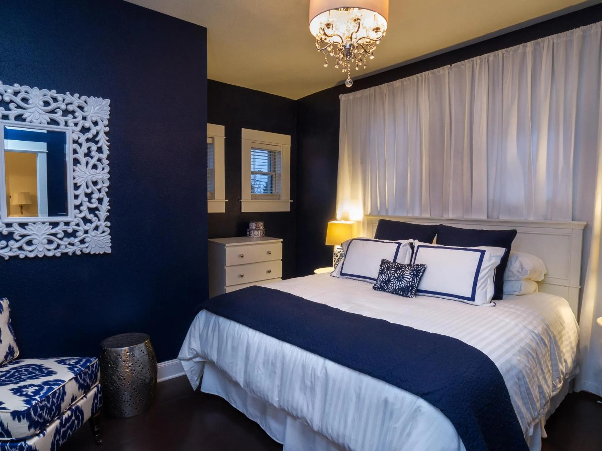 Bedroom, Bed in 3rd Street Flats