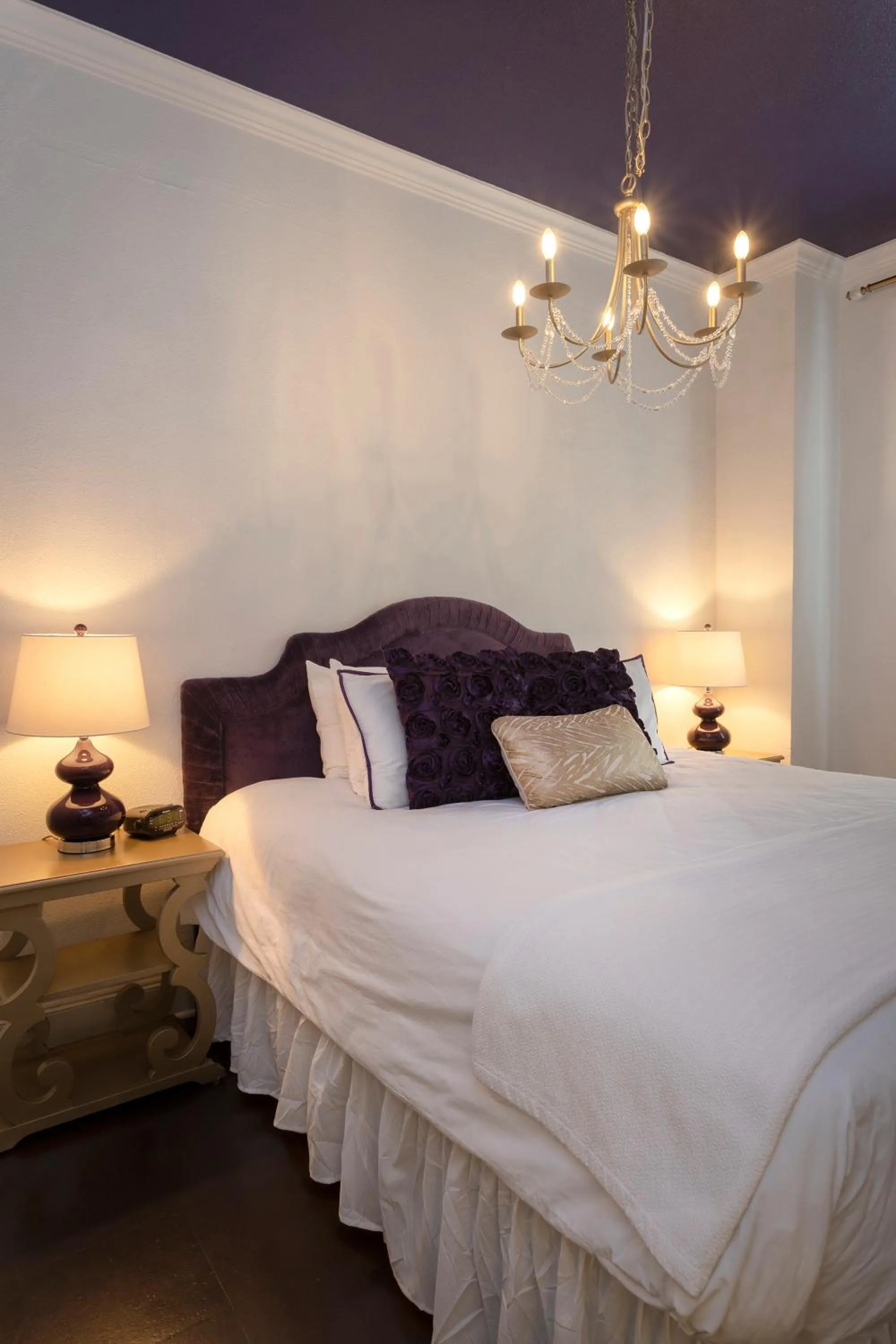 Bedroom, Bed in 3rd Street Flats