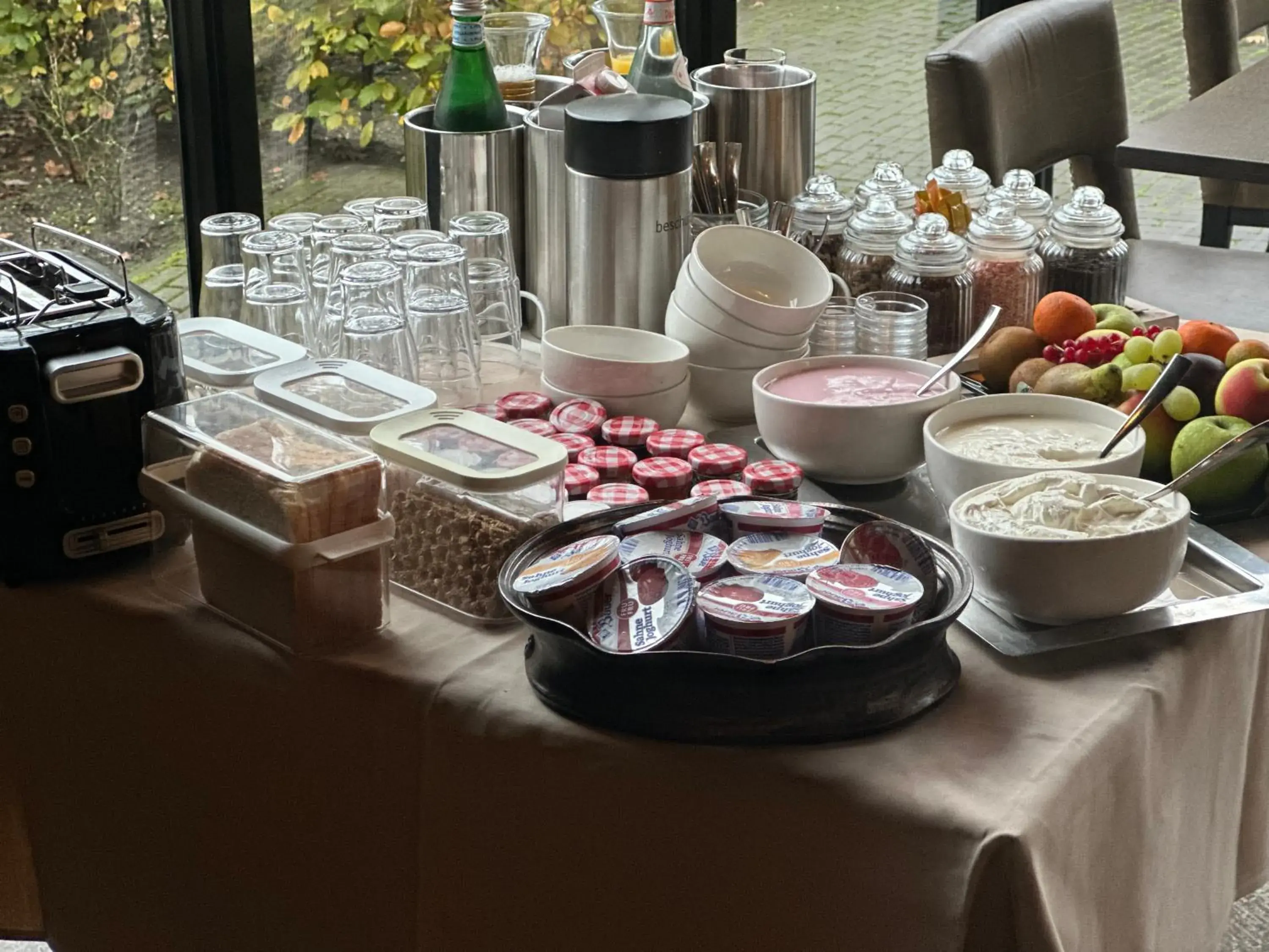 Deluxe Double Room with Shower in Hotel Restaurant Het Witte Paard Deluxe Double Room with Shower in Hotel Restaurant Het Witte Paard