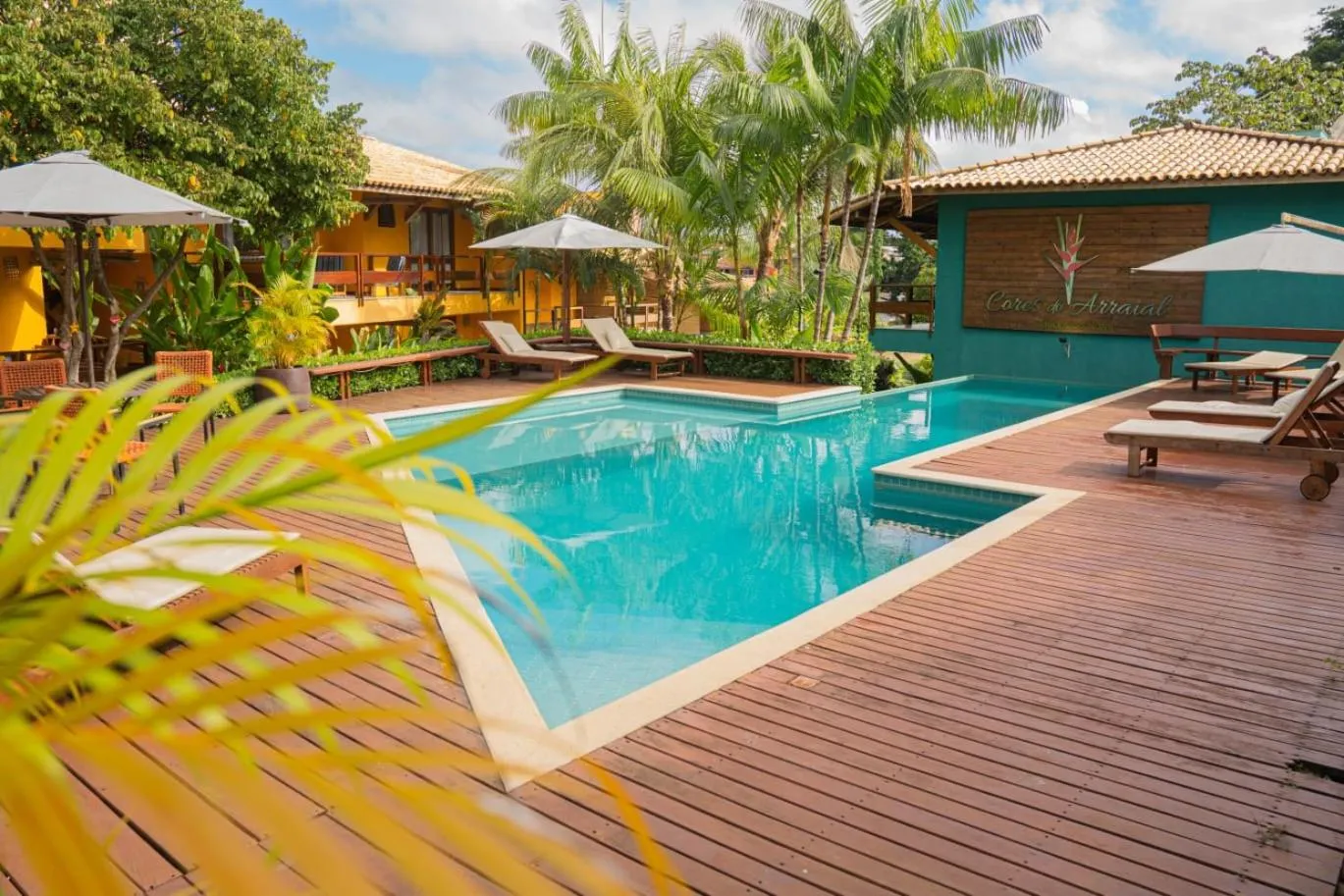 Swimming pool in Cores do Arraial Residence Hotel