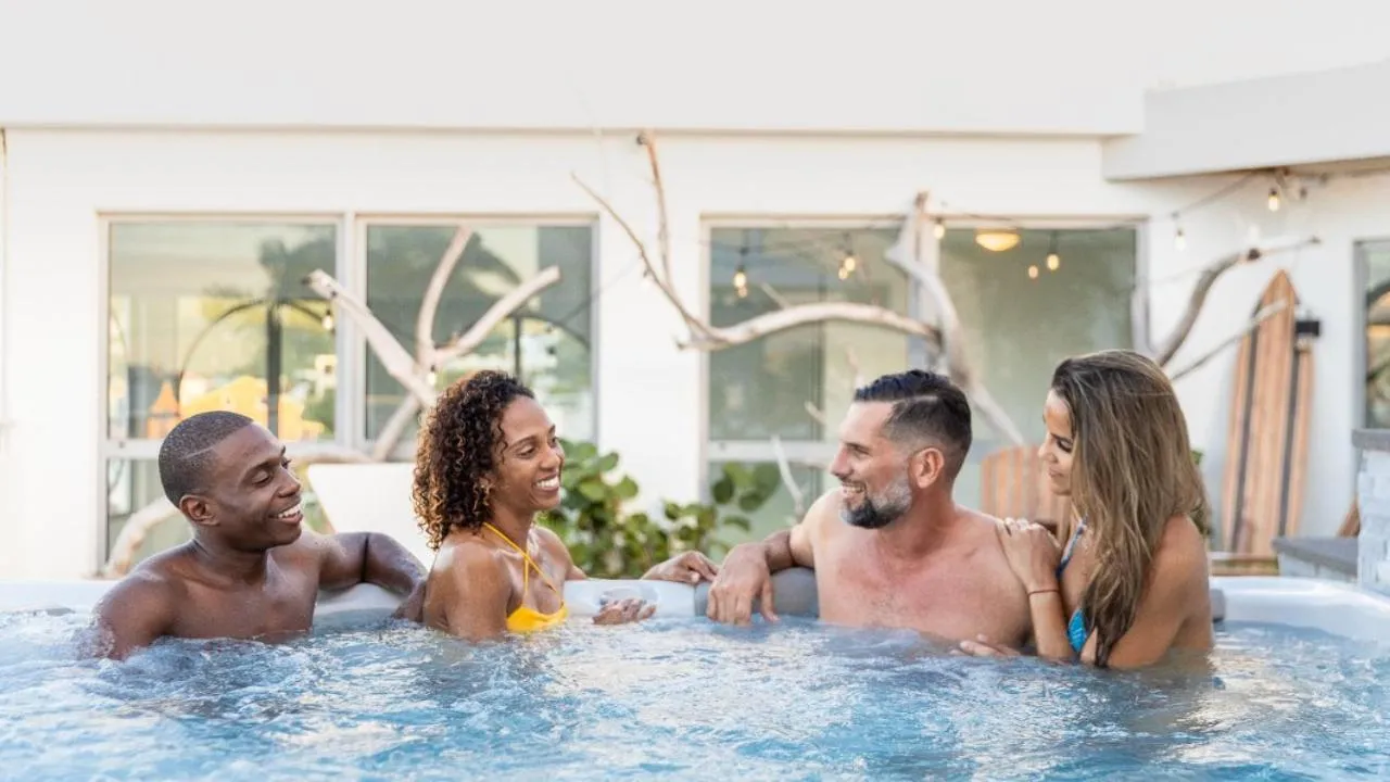 Swimming pool in Commodore Suites