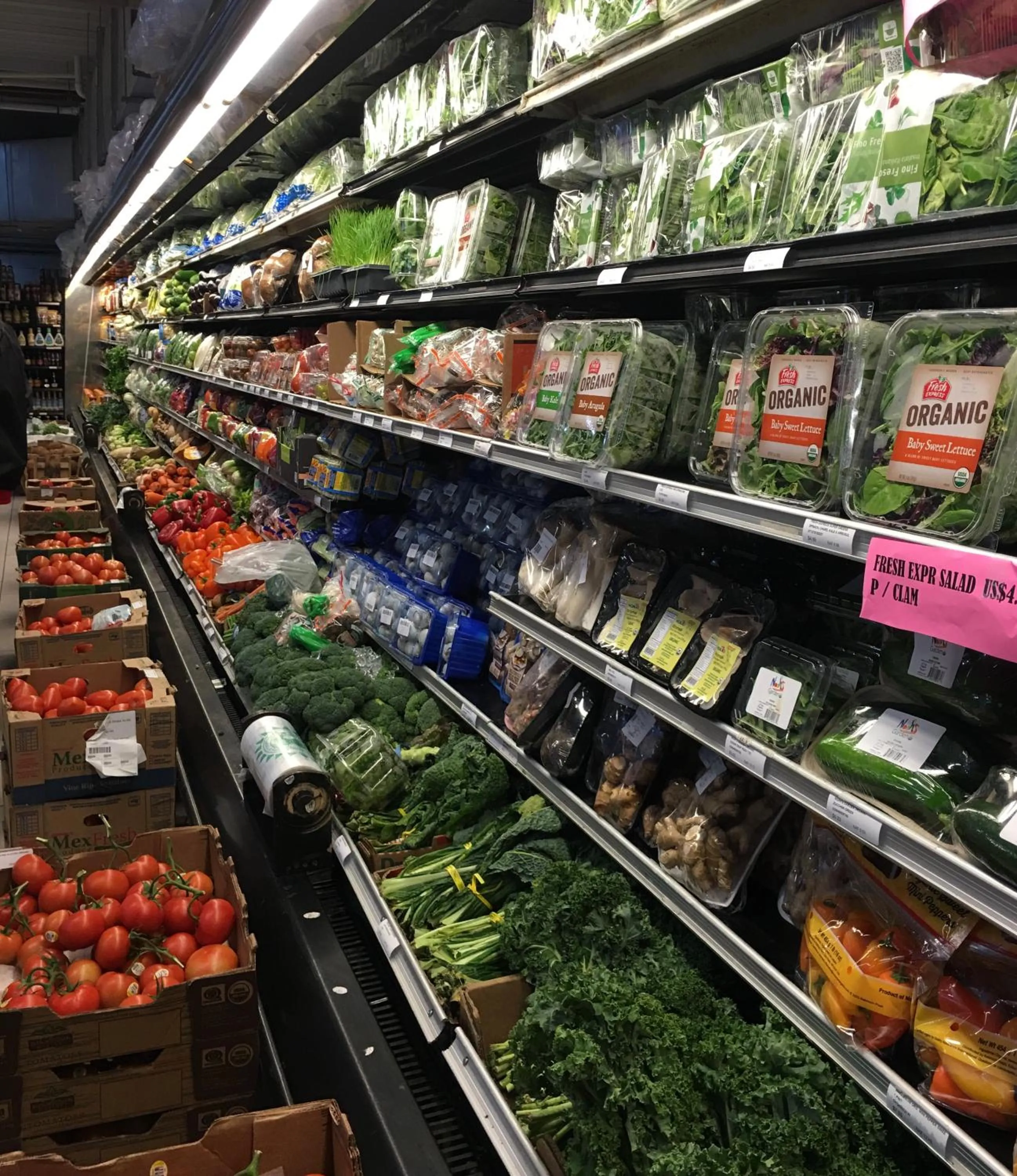 Supermarket/grocery shop in Commodore Suites