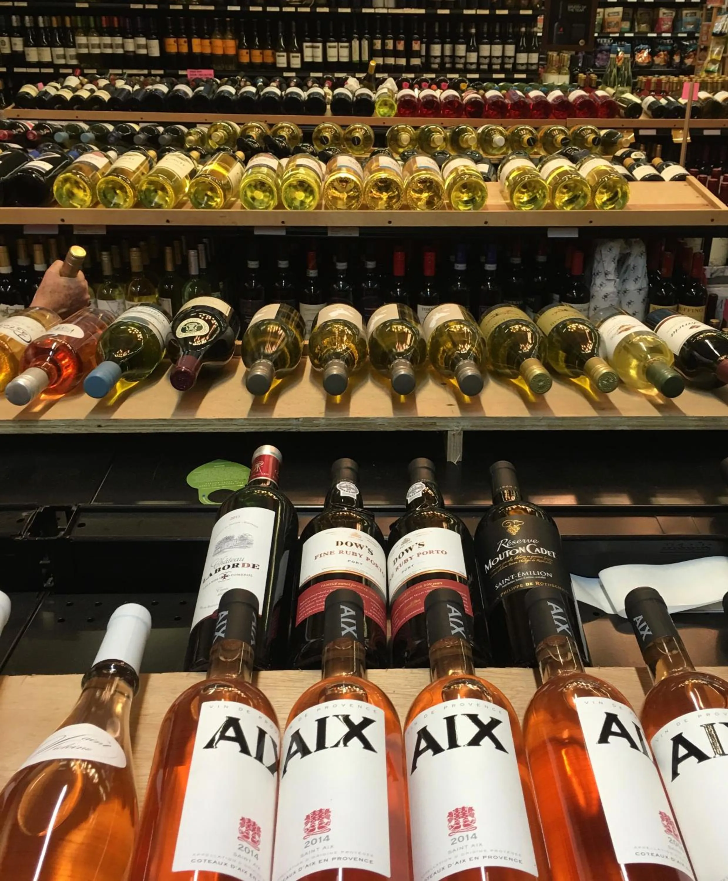 Supermarket/grocery shop in Commodore Suites