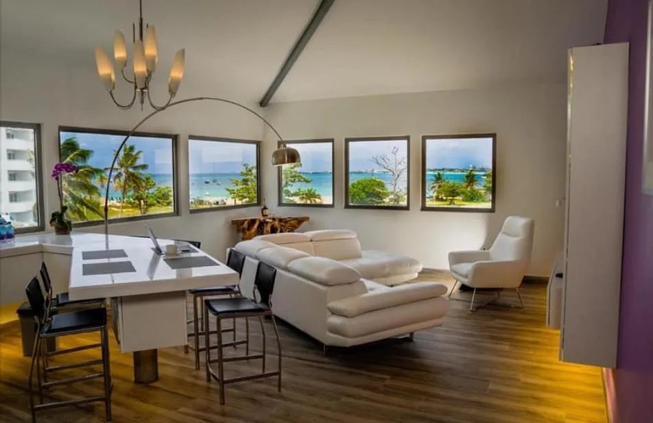 Sea view in Commodore Suites