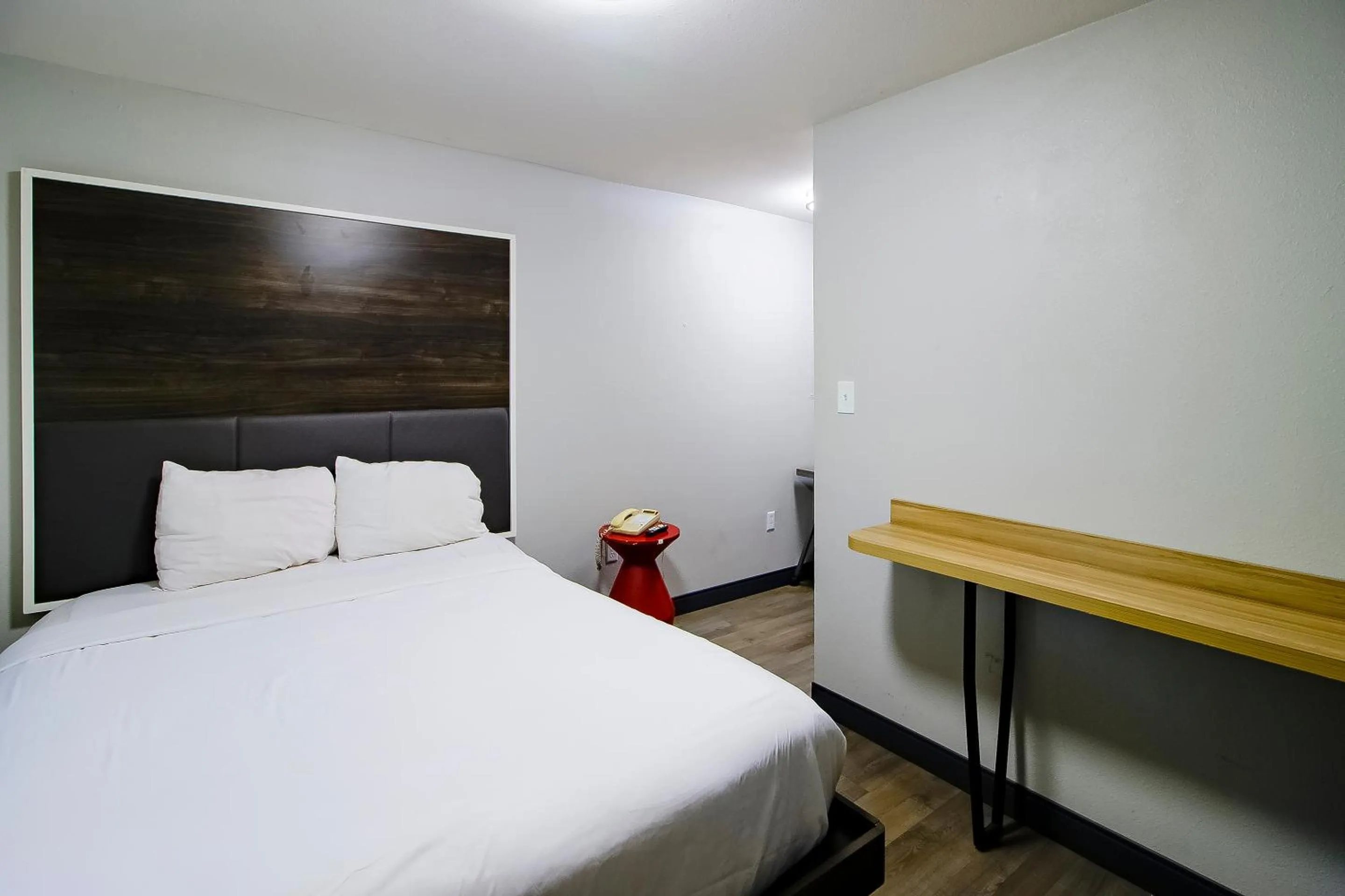 Bedroom, Bed in OYO Hotel Sulphur LA Hwy 90 West