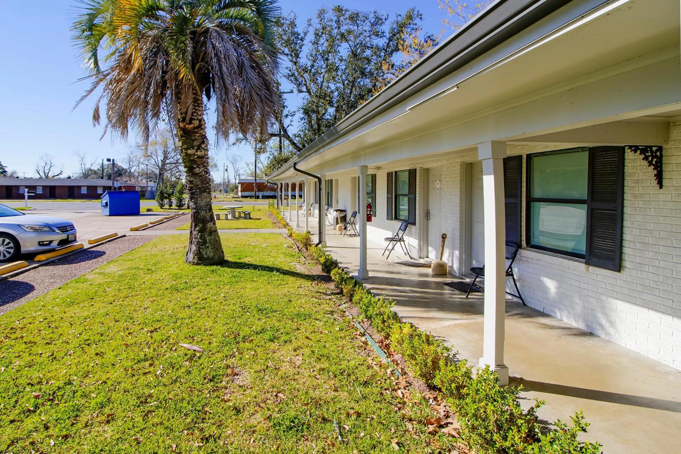 Facade/entrance in OYO Hotel Sulphur LA Hwy 90 West