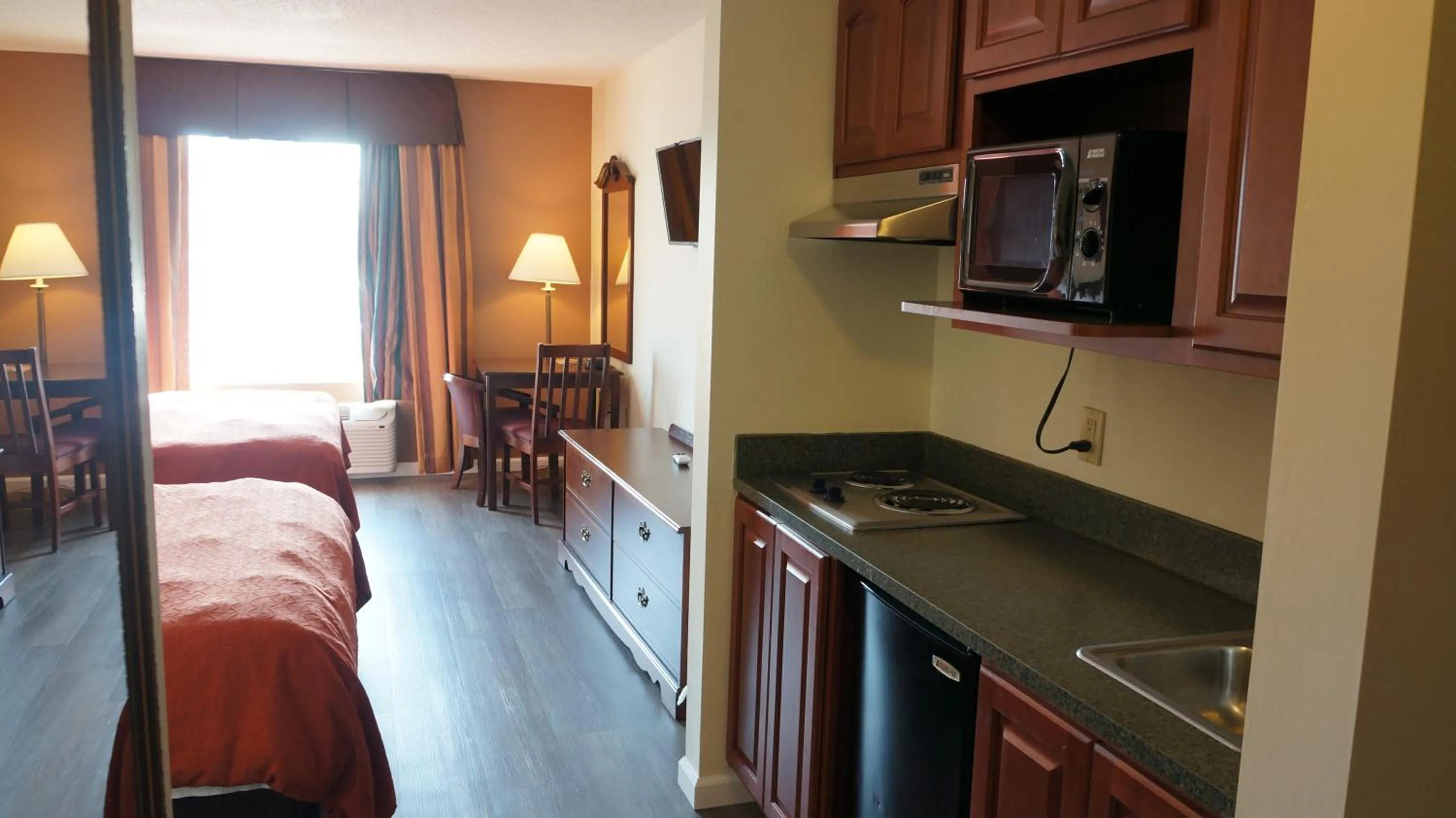 Bed in Scotland Neck Inn