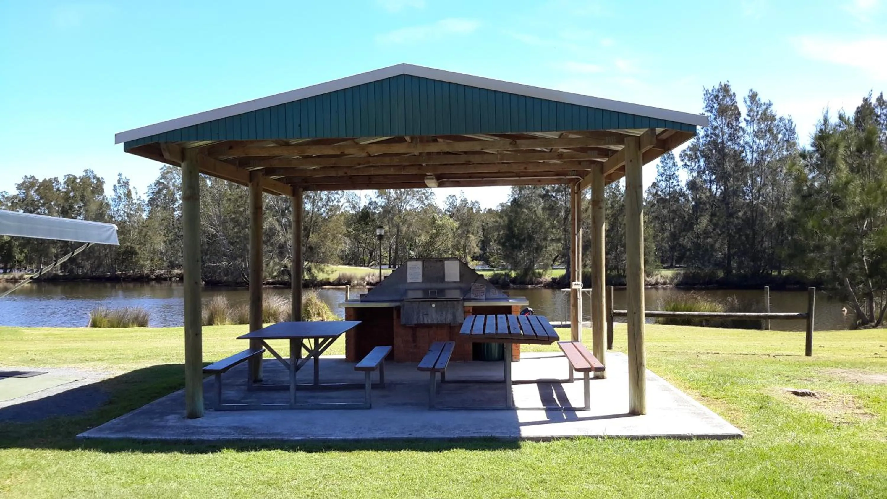 BBQ facilities in Tuncurry Lakes Resort