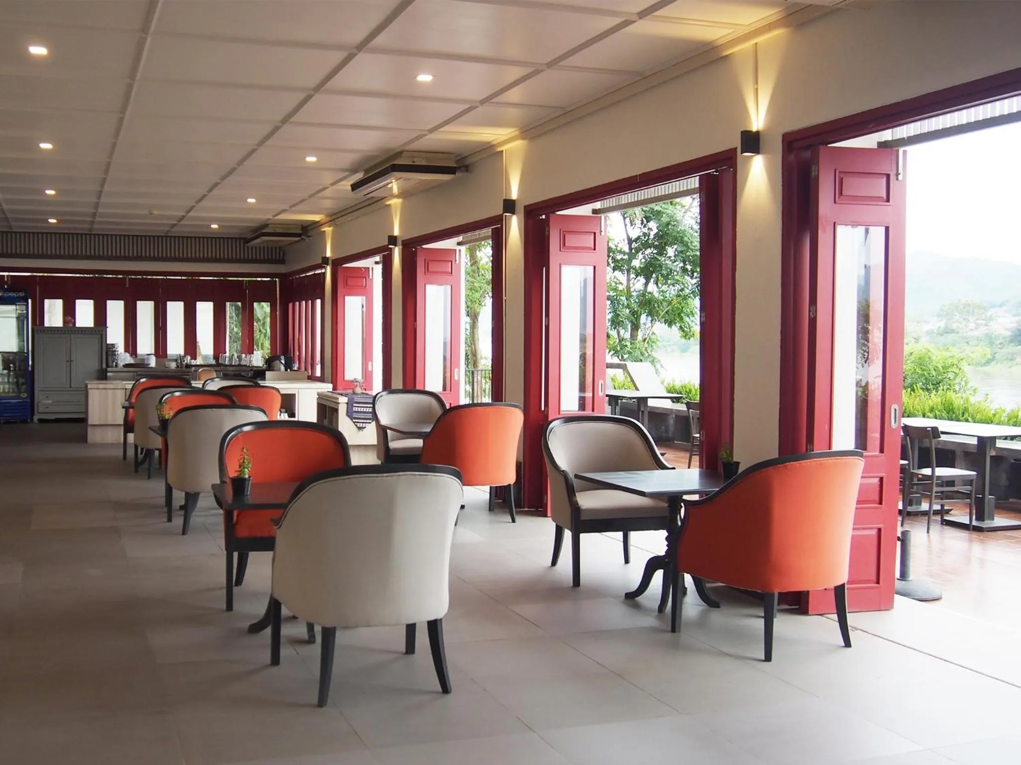 Restaurant/places to eat in Fortune Riverview Hotel Chiang Khong