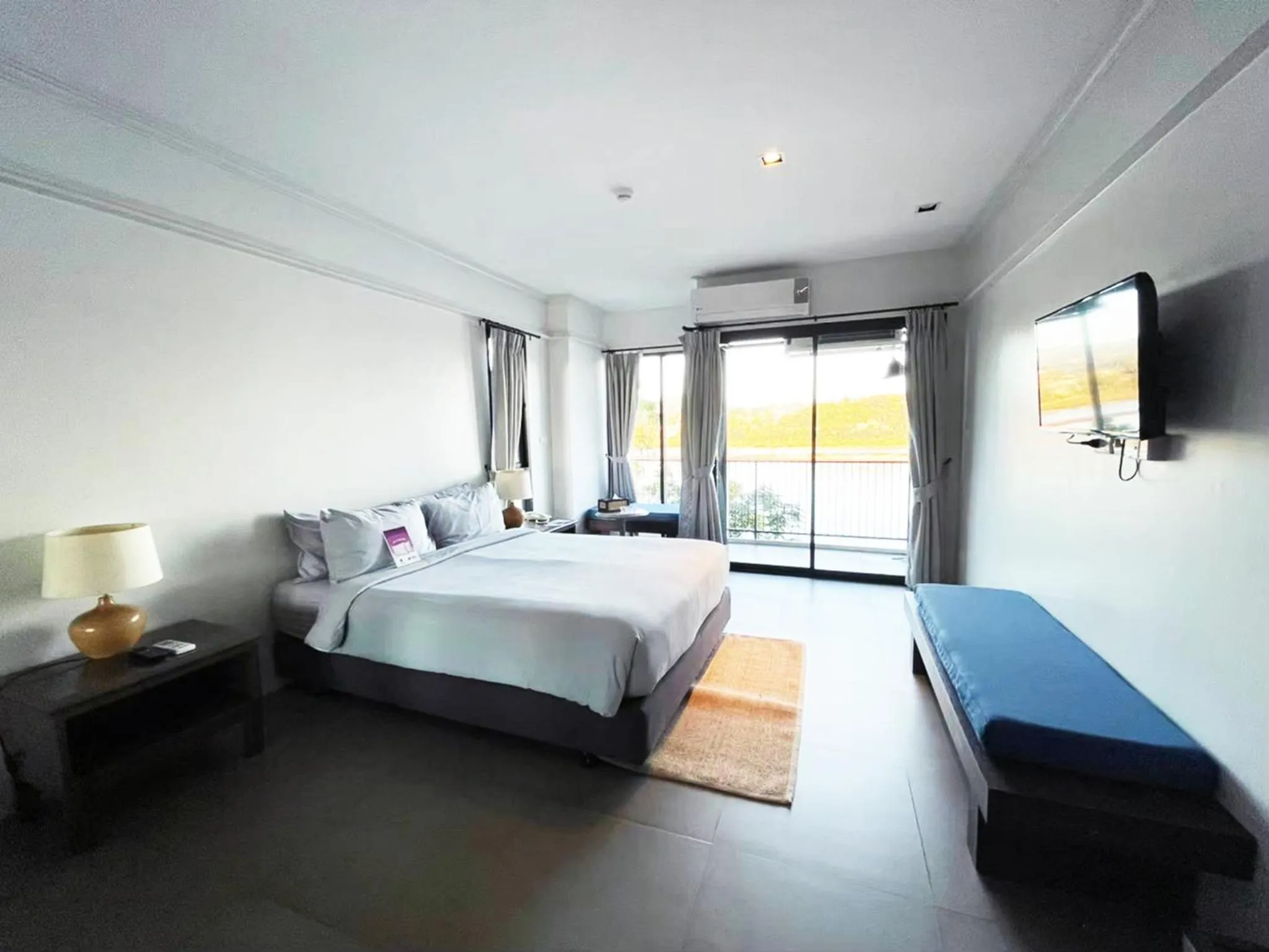 Photo of the whole room, Bed in Fortune Riverview Hotel Chiang Khong