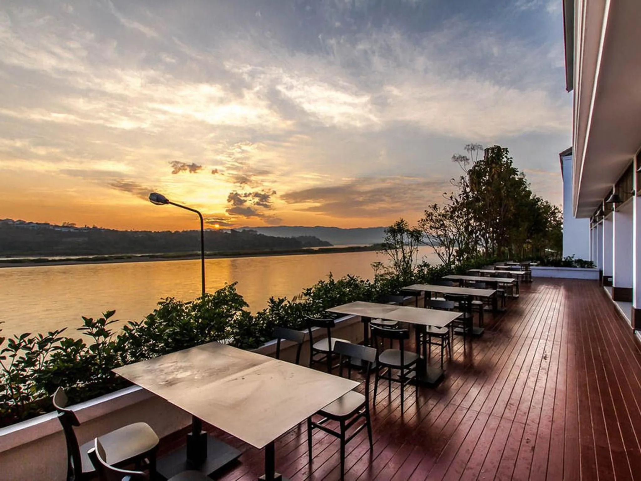 Patio in Fortune Riverview Hotel Chiang Khong