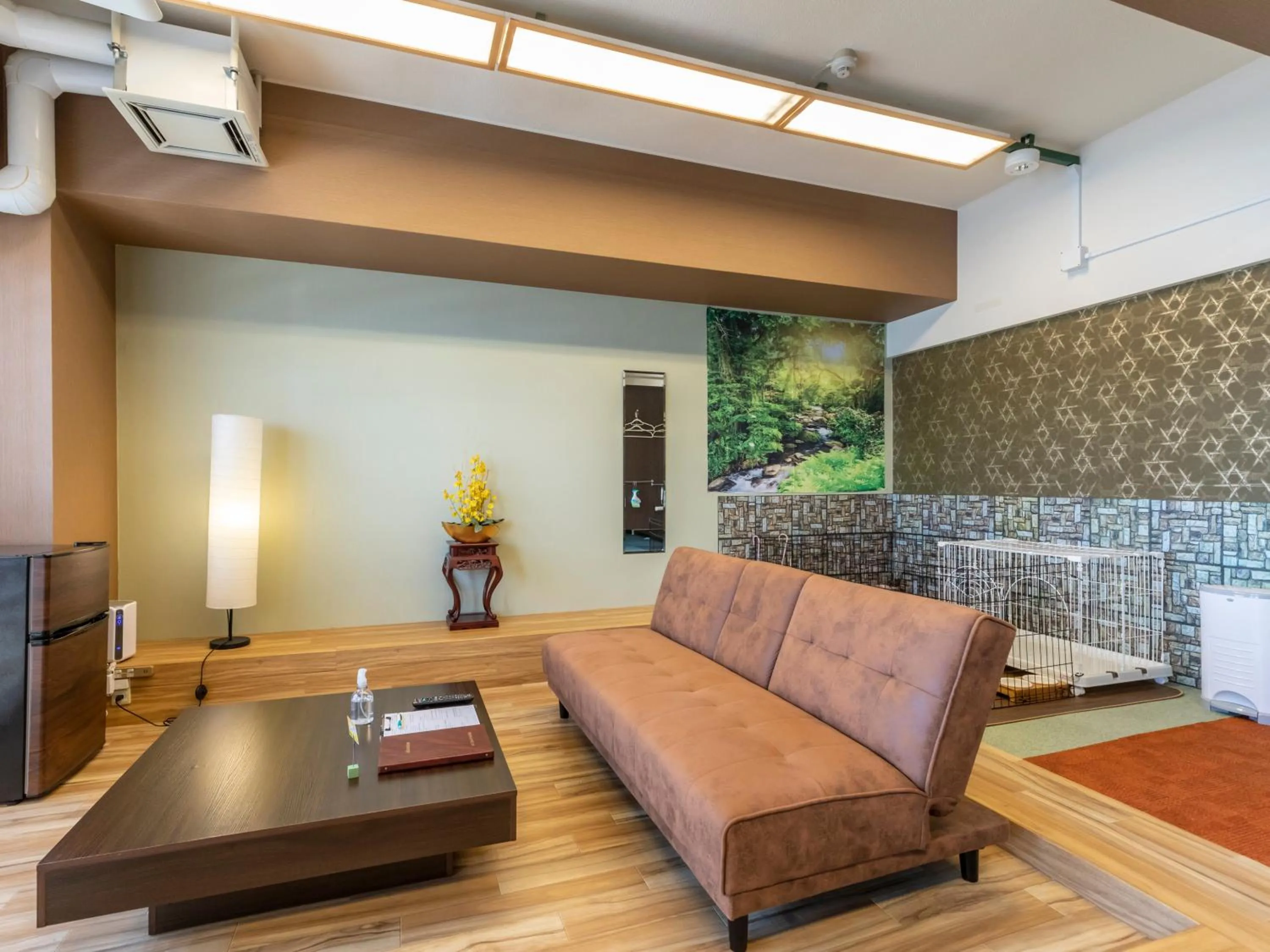 Seating area in Omotenashi Hostel Miyajima