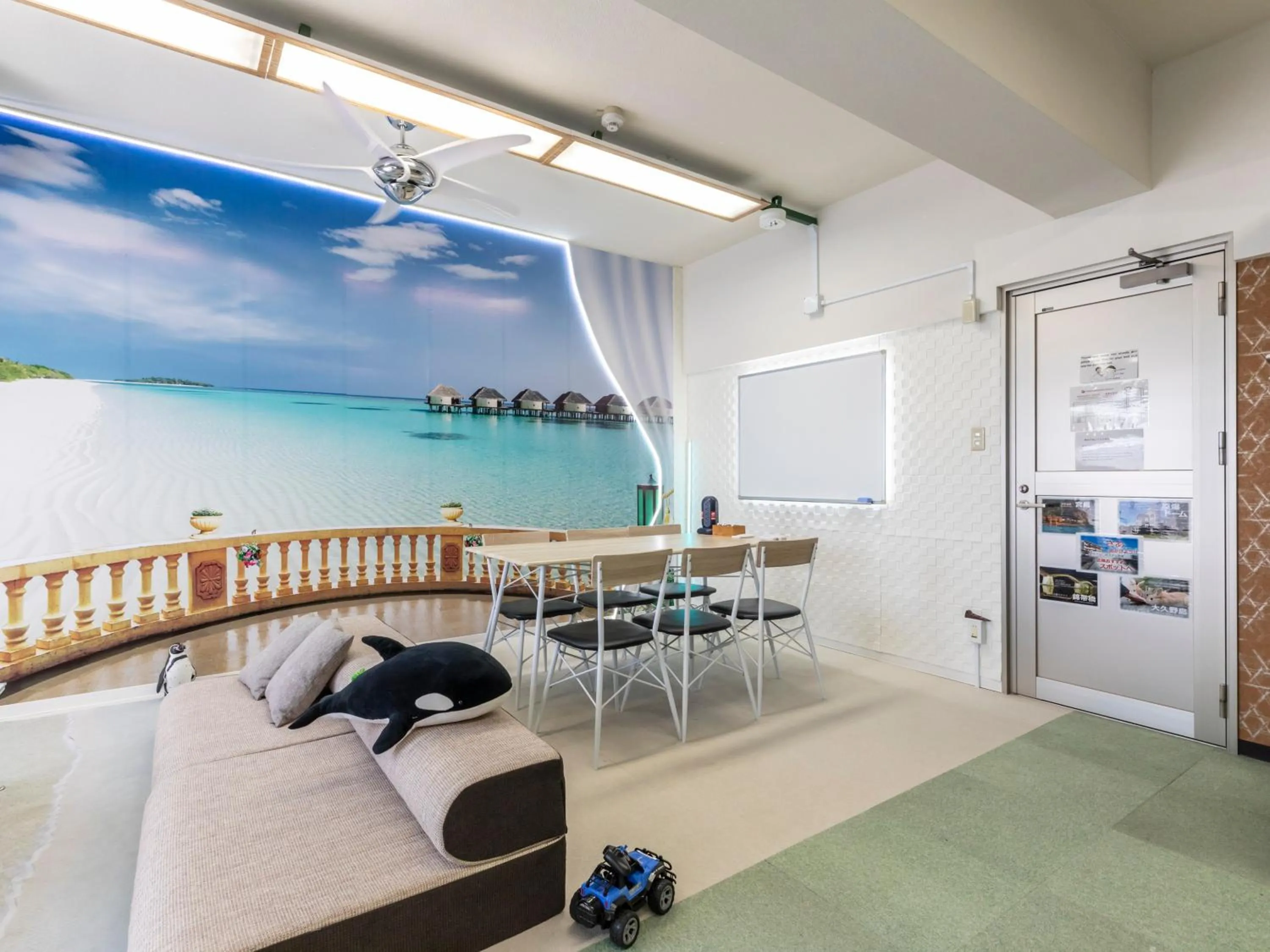 Seating area in Omotenashi Hostel Miyajima