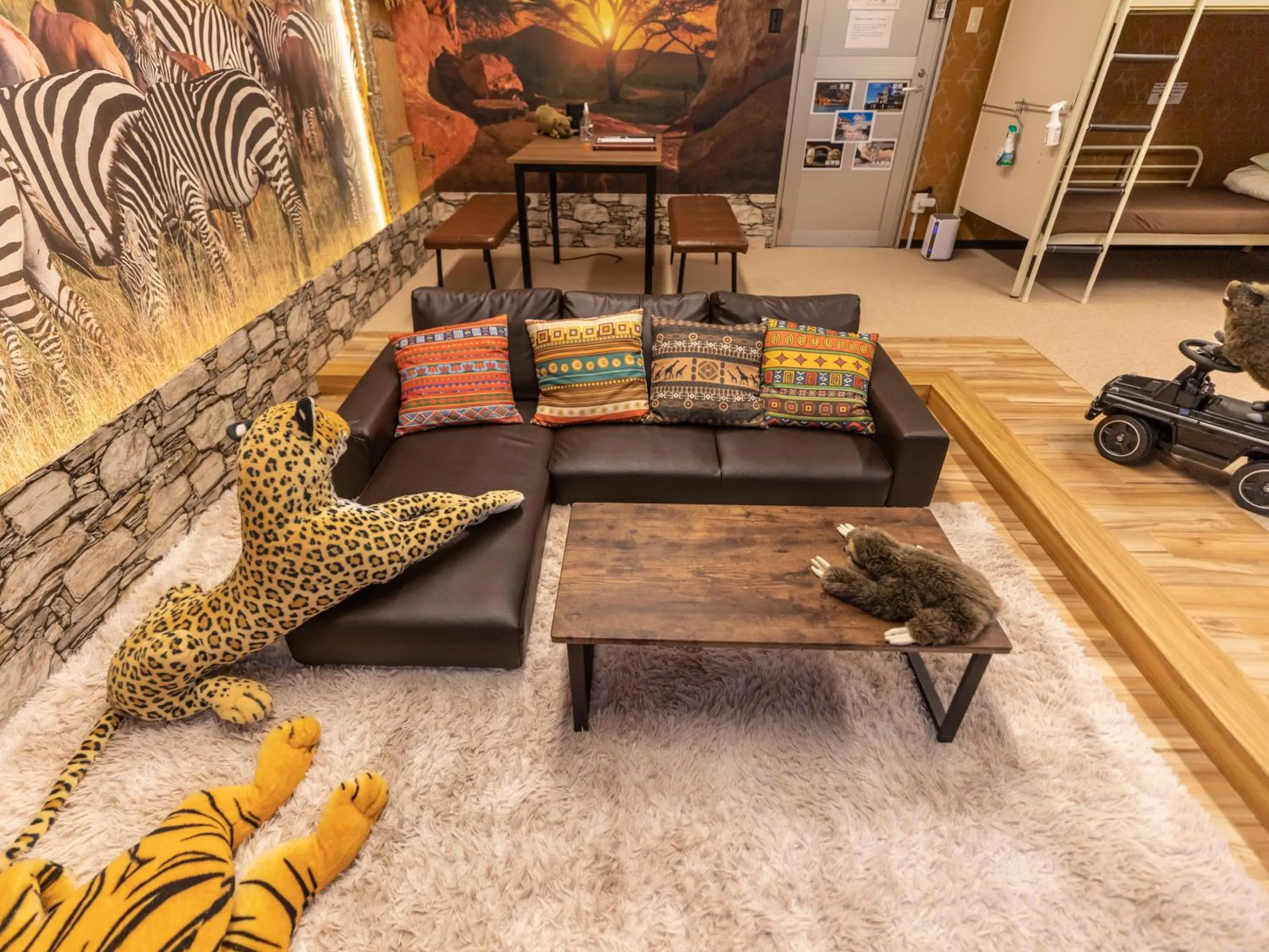 Seating area in Omotenashi Hostel Miyajima