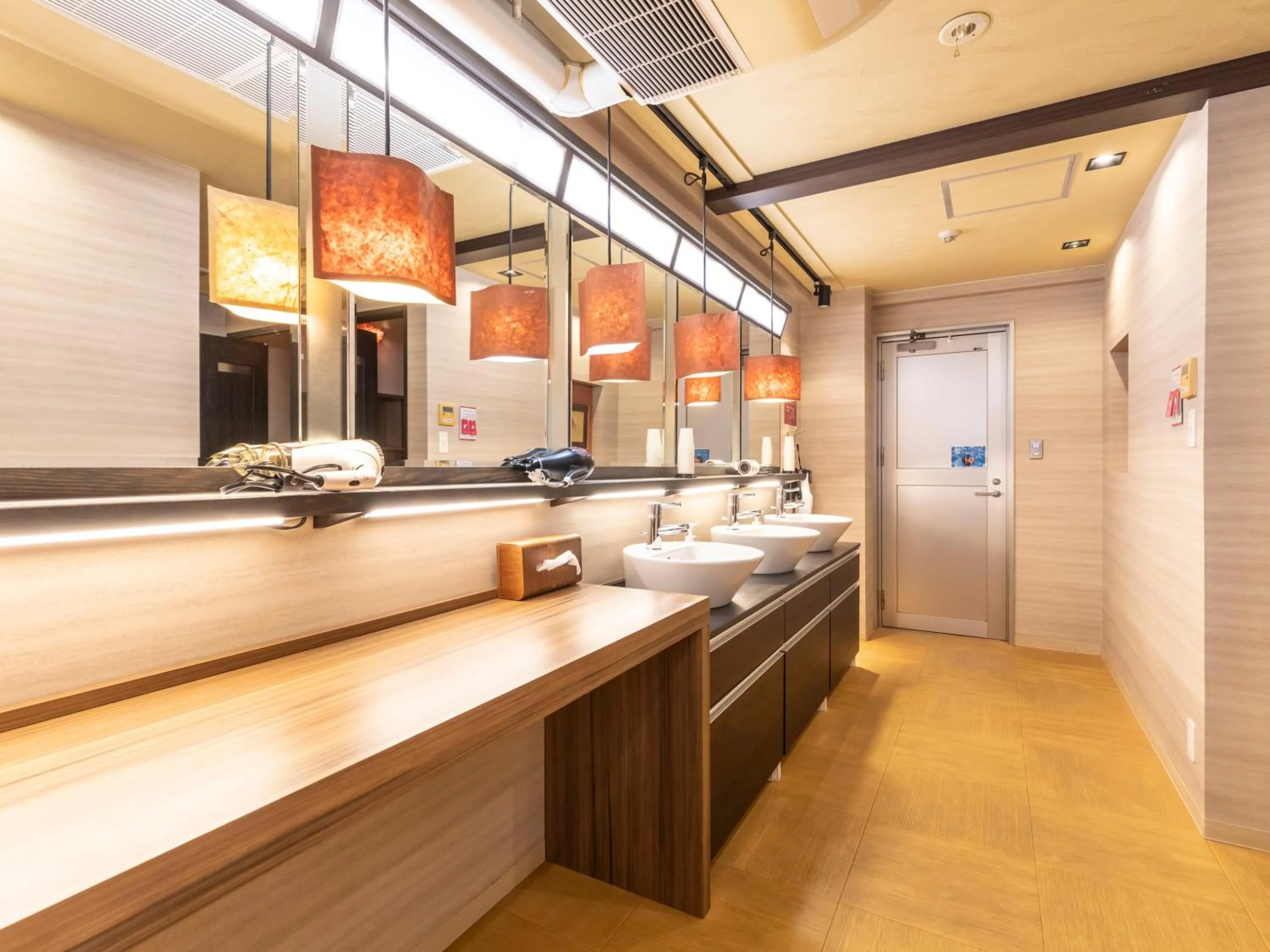 Shower in Omotenashi Hostel Miyajima