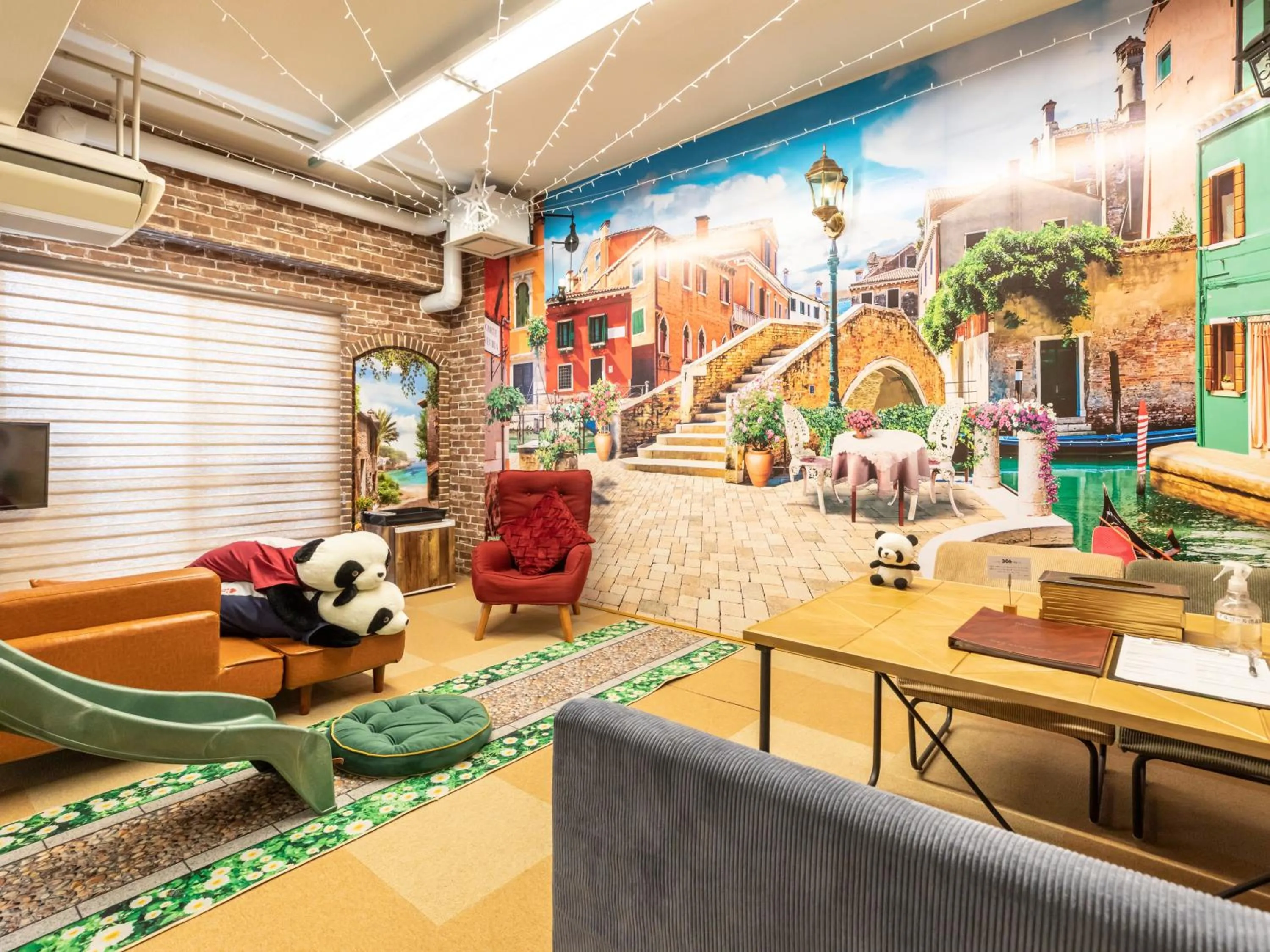 Decorative detail in Omotenashi Hostel Miyajima