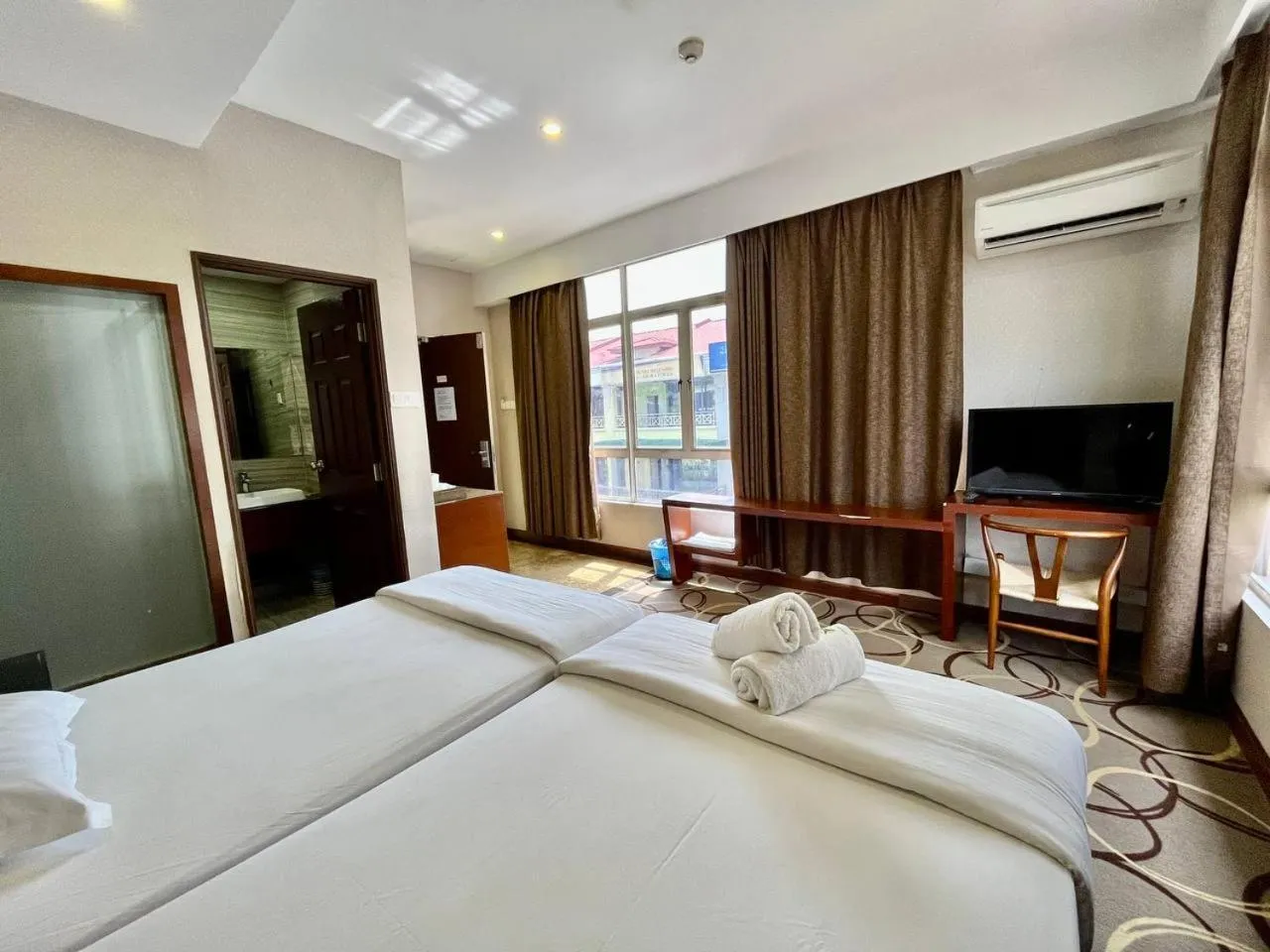 Bedroom, Bed in Fan Holiday Hotel