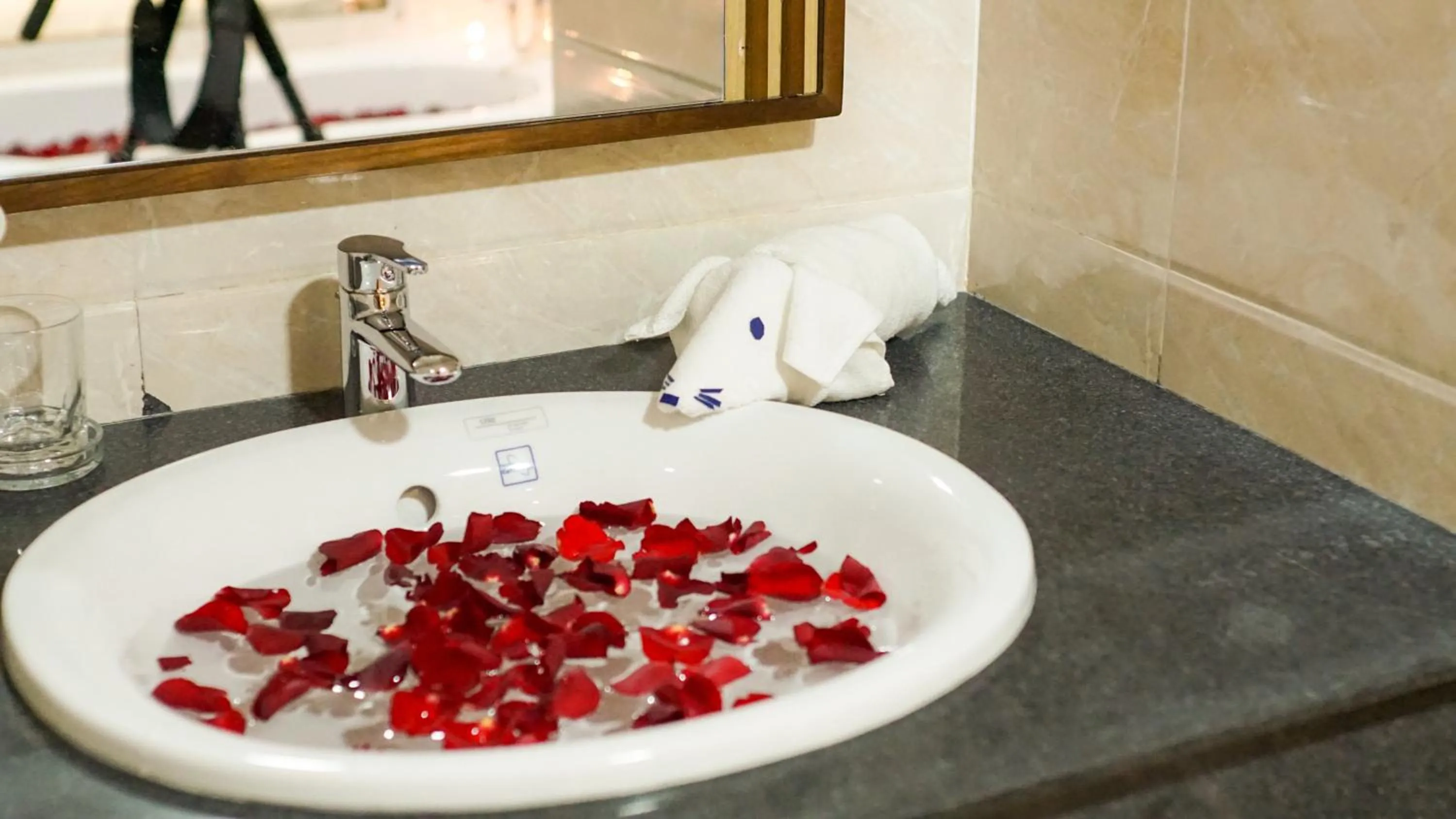 Bathroom in Centre Hotel