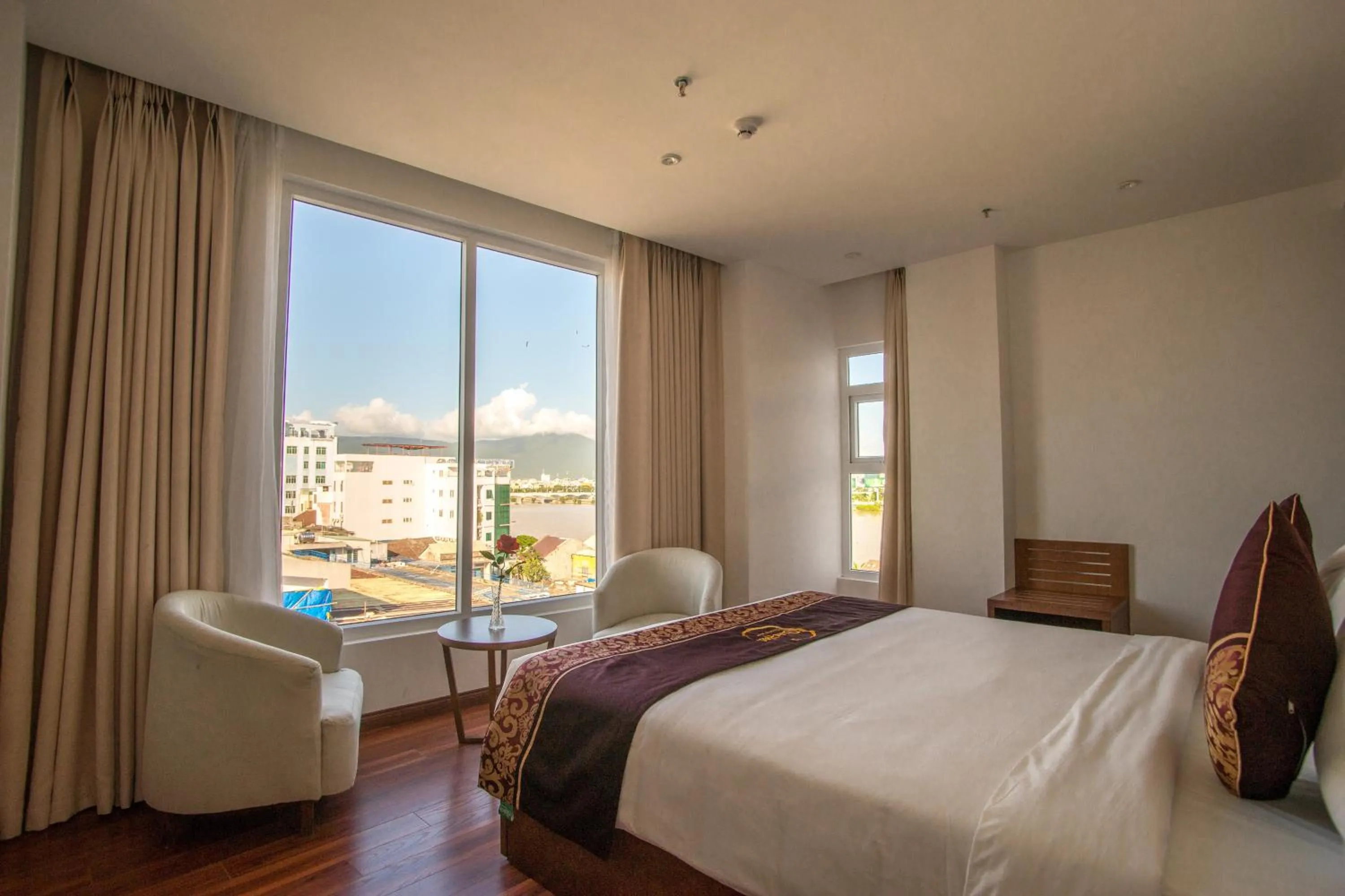 Bedroom, Bed in Centre Hotel