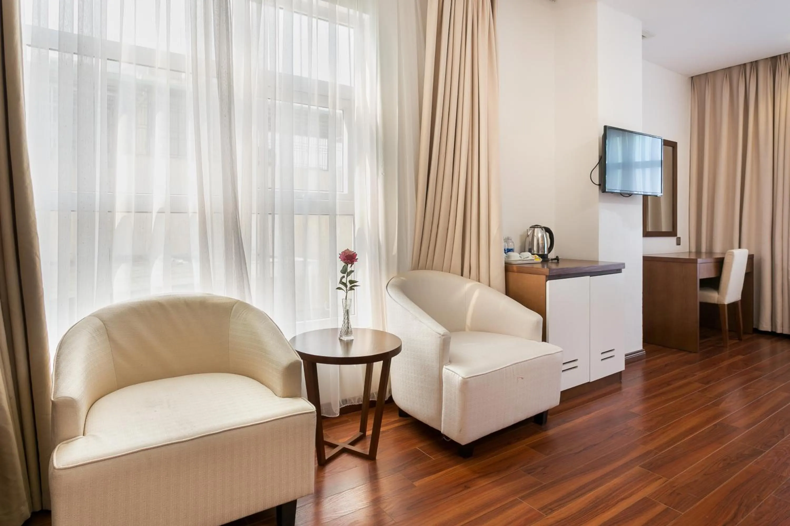 Seating area in Centre Hotel