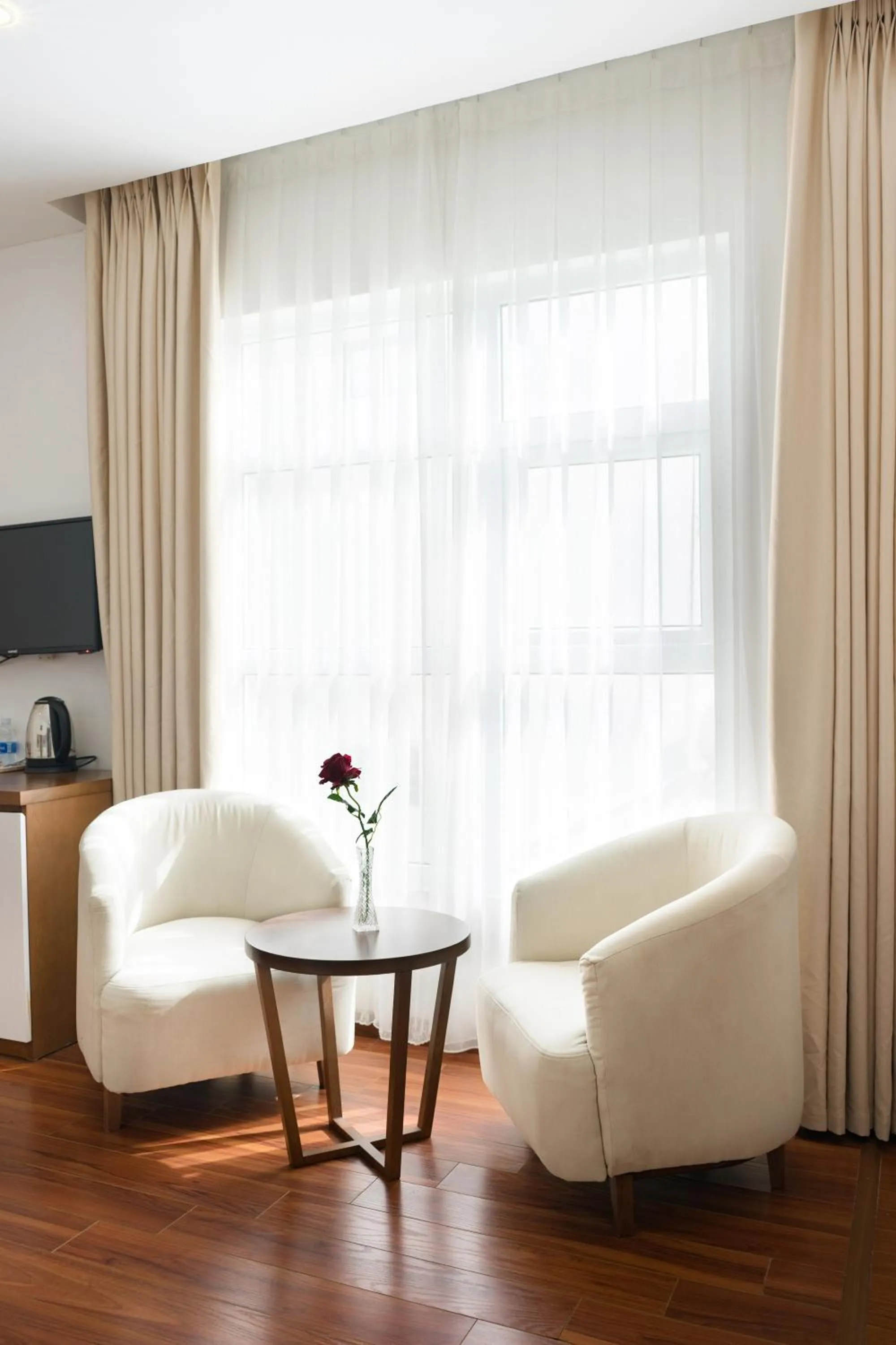 Seating area in Centre Hotel