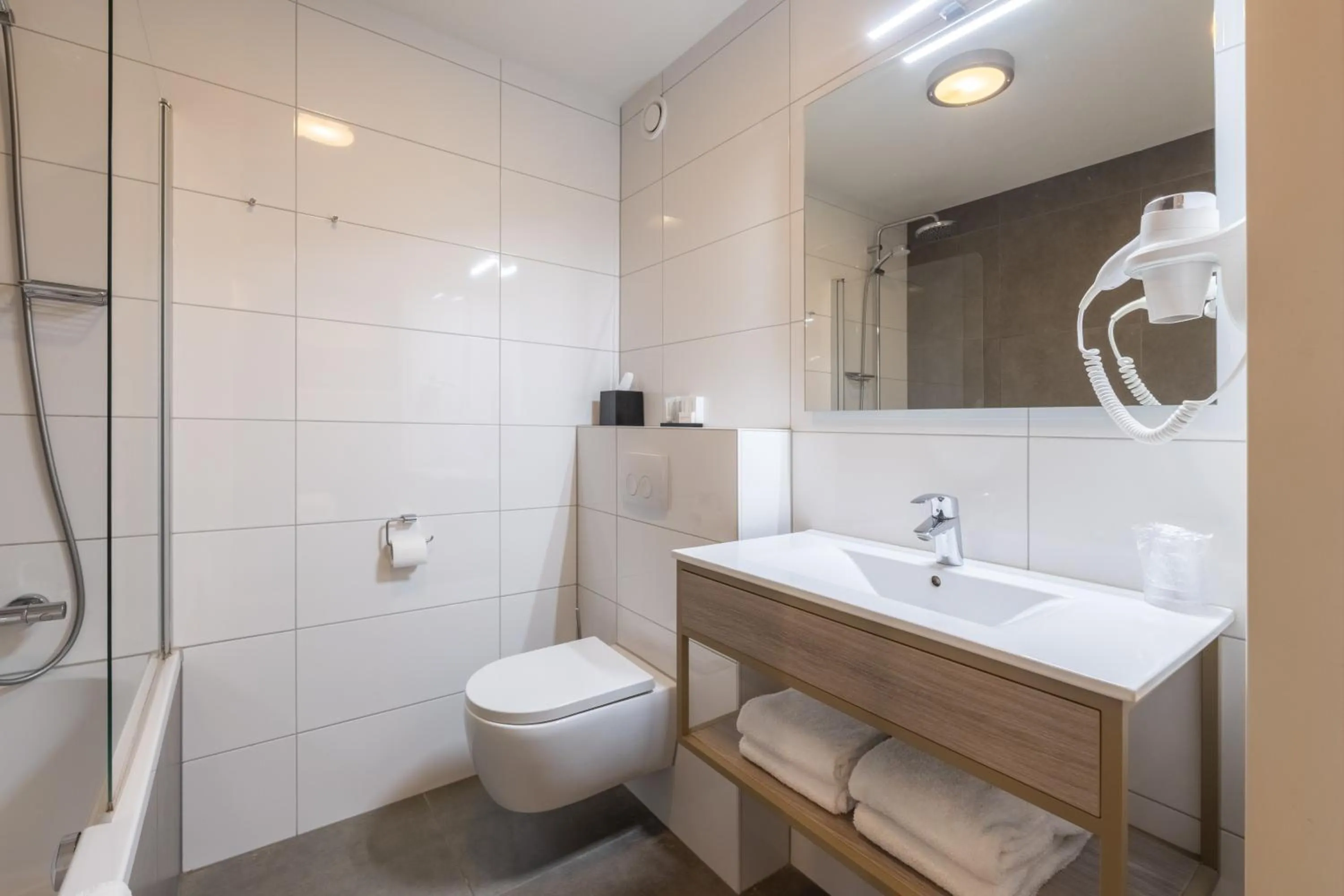 Bathroom in Hotel Asteria