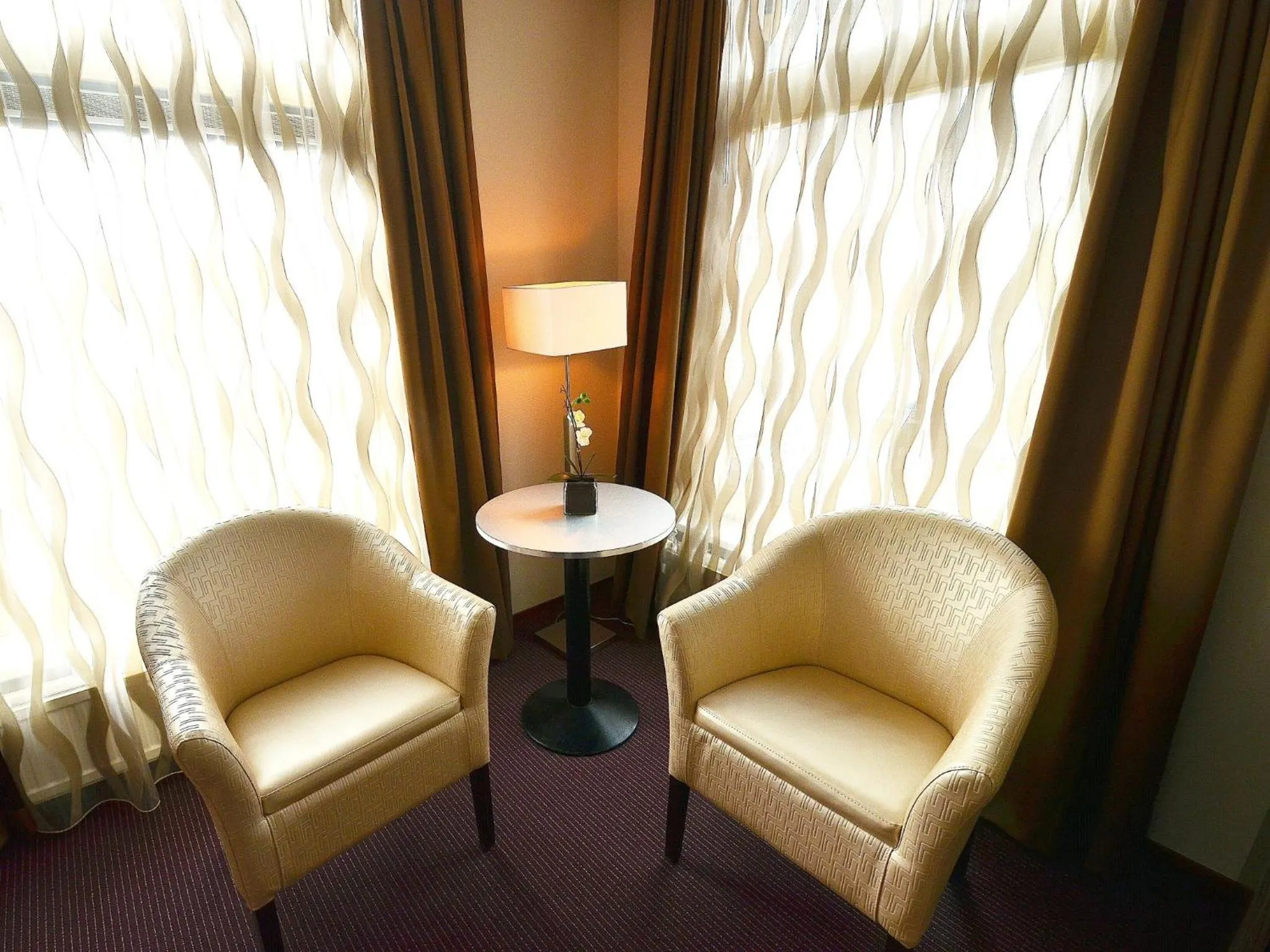 Seating area in Hotel Faber